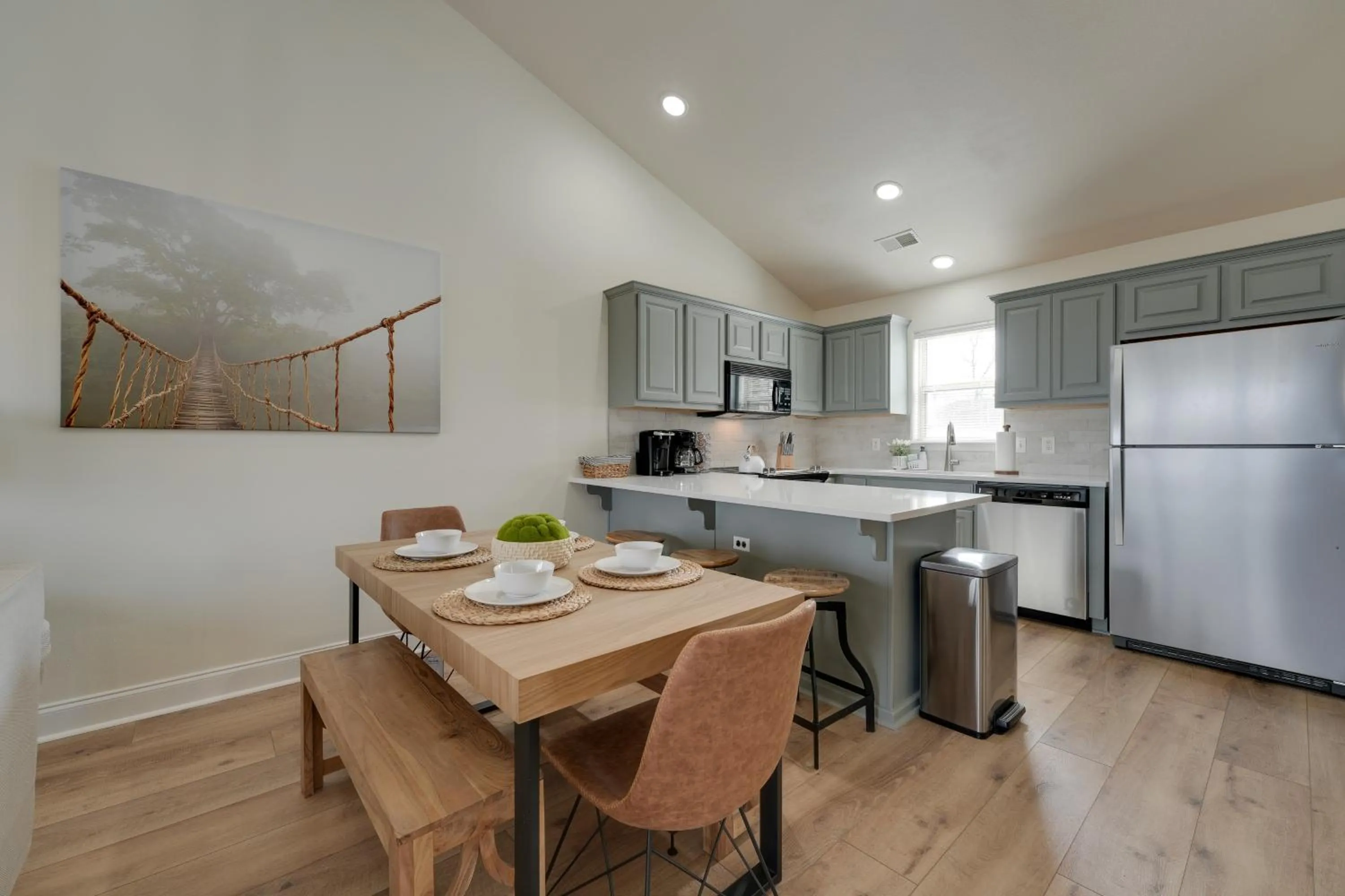 Relax Fireside Getaway 2 Mi to Silver Dollar City