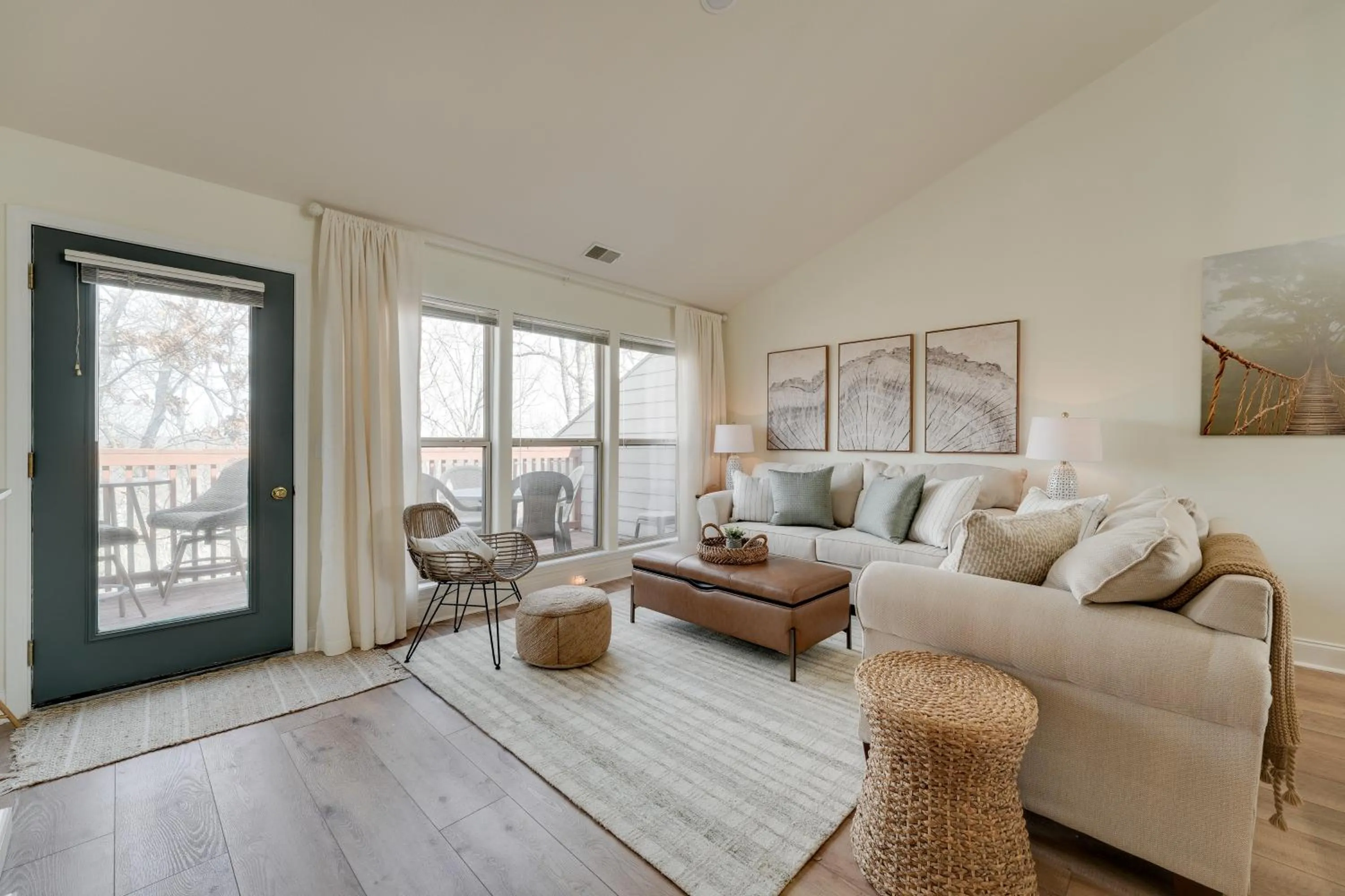 Relax Fireside Getaway 2 Mi to Silver Dollar City