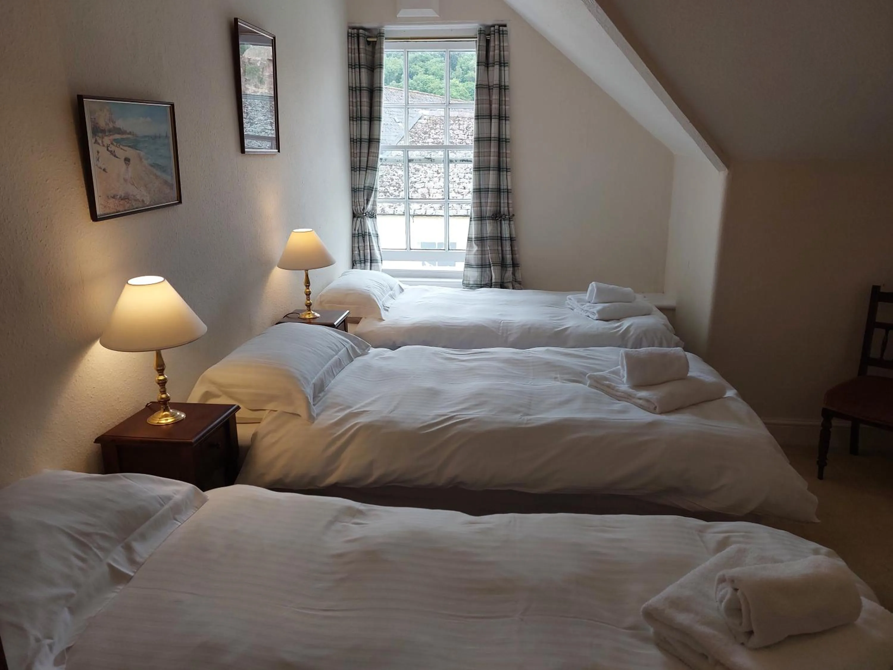 Bedroom, Bed in Lion Hotel Dulverton