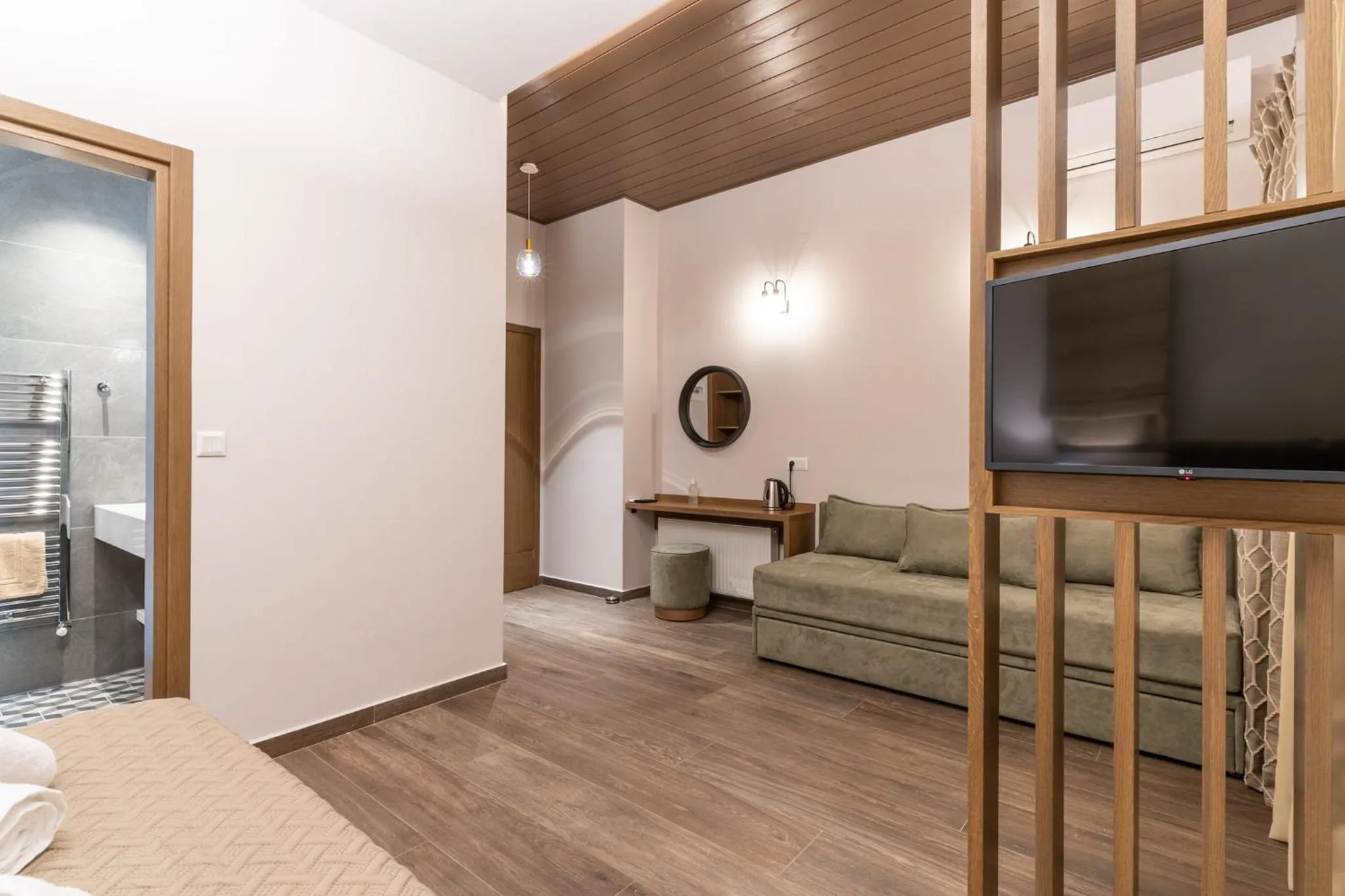 LYDIA suites and rooms