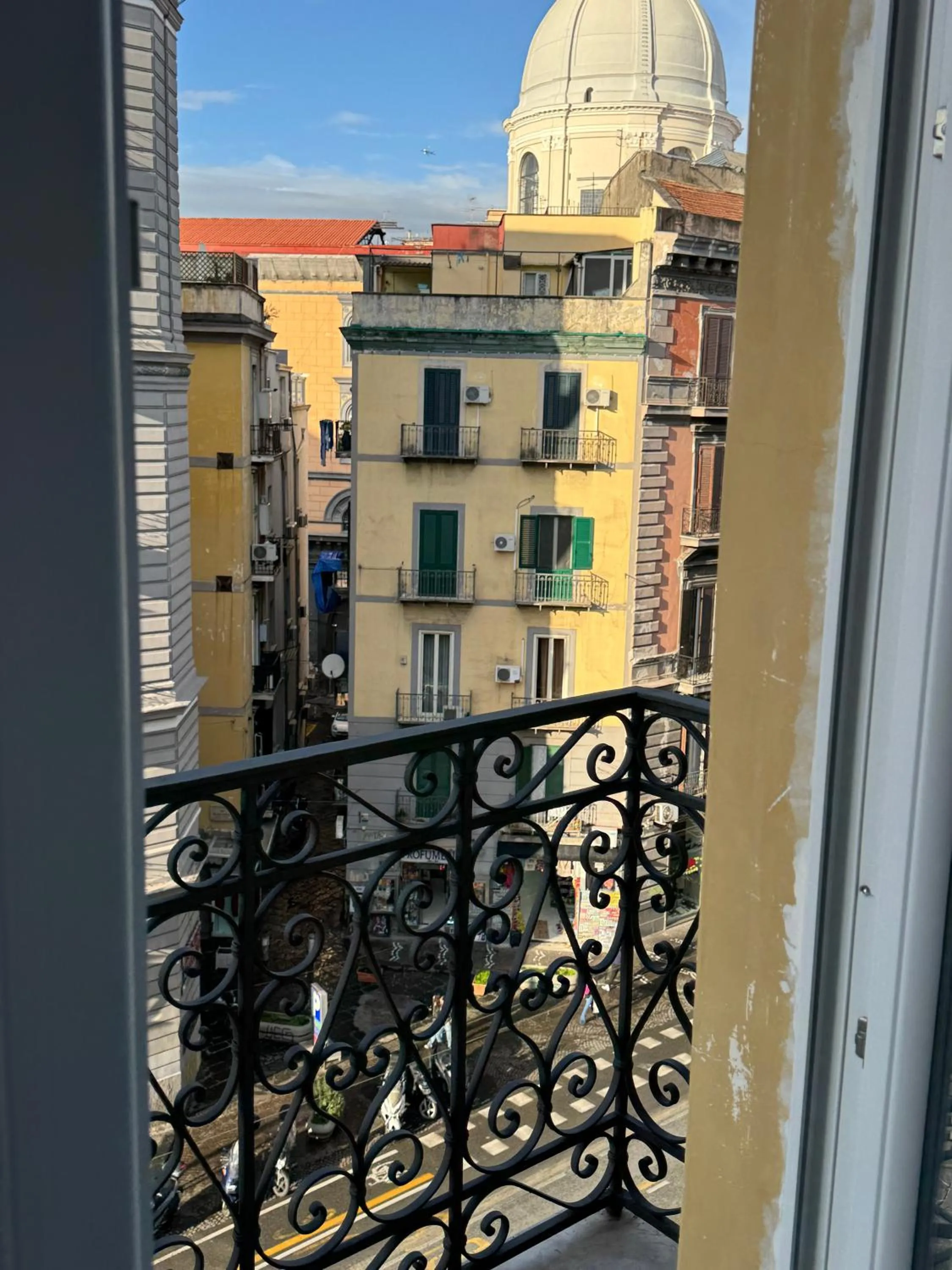 Property building in Rettifilo 311