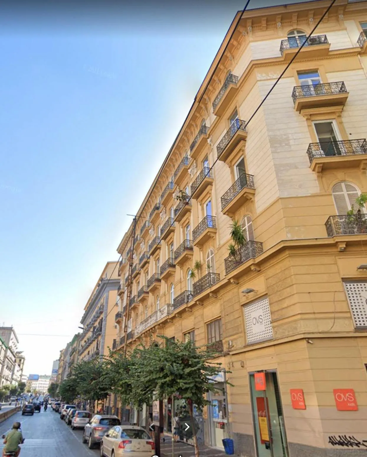 Property building in Rettifilo 311