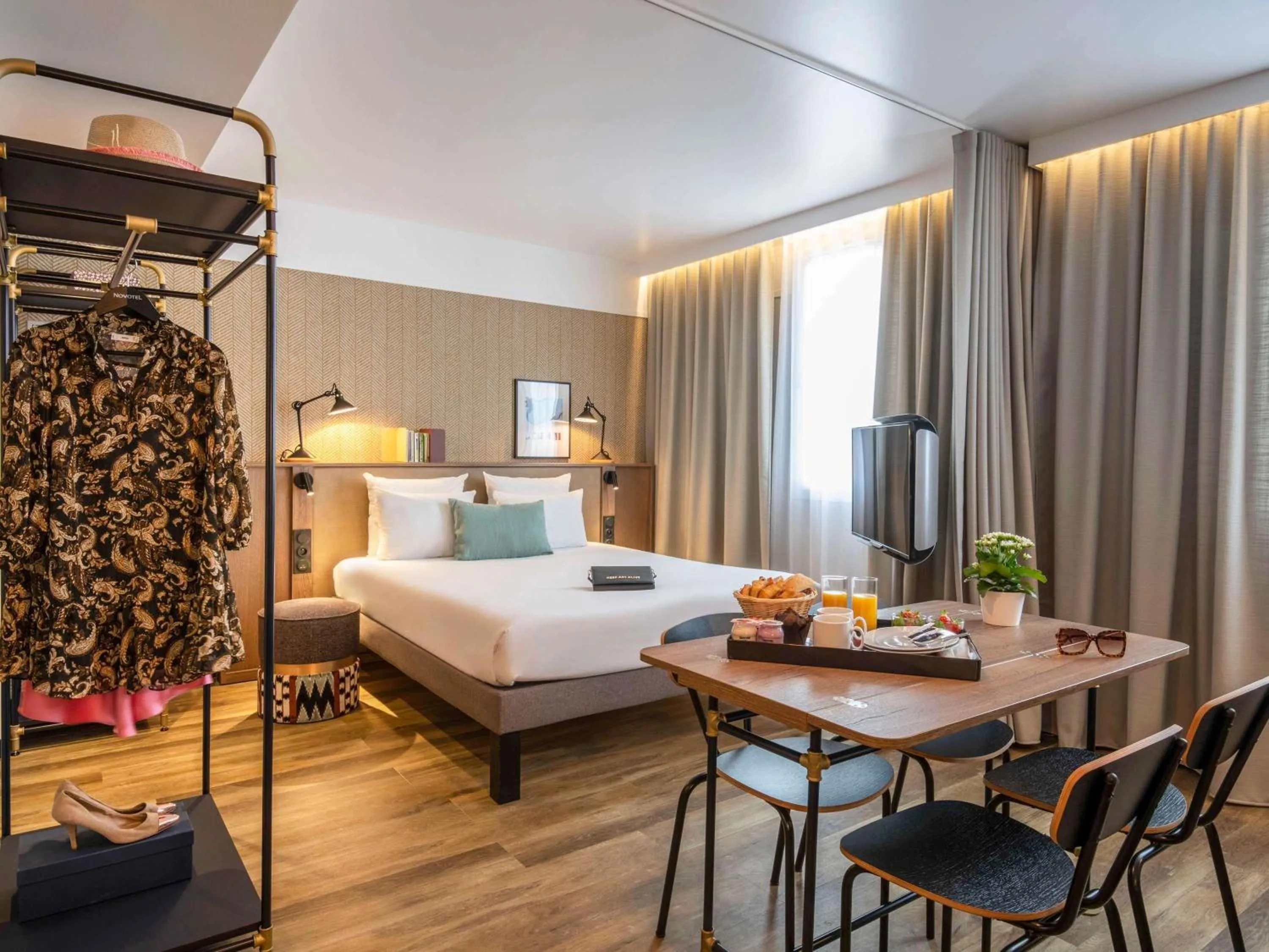 Bedroom, Bed in Novotel Suites Nice Airport