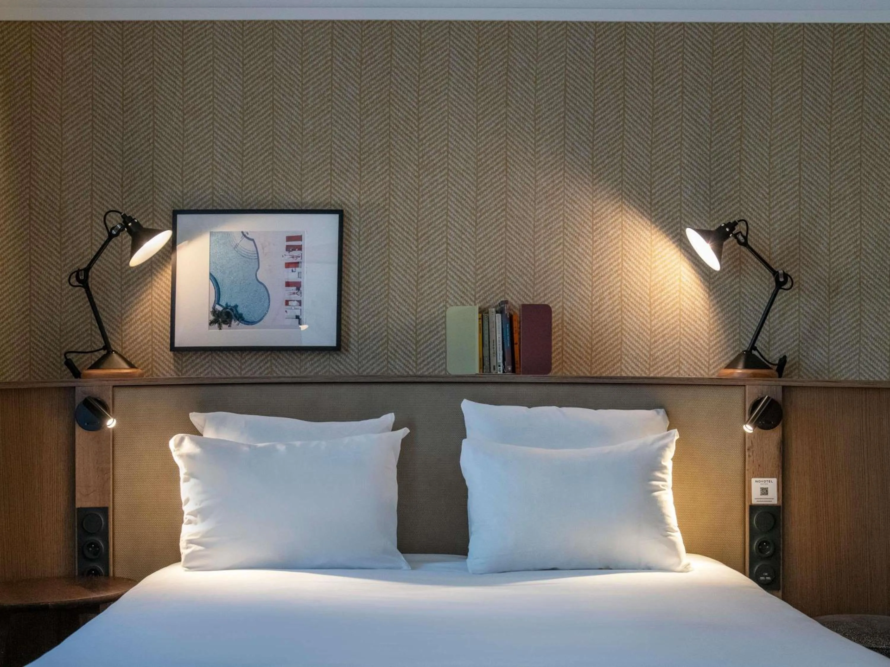 Bedroom, Bed in Novotel Suites Nice Airport