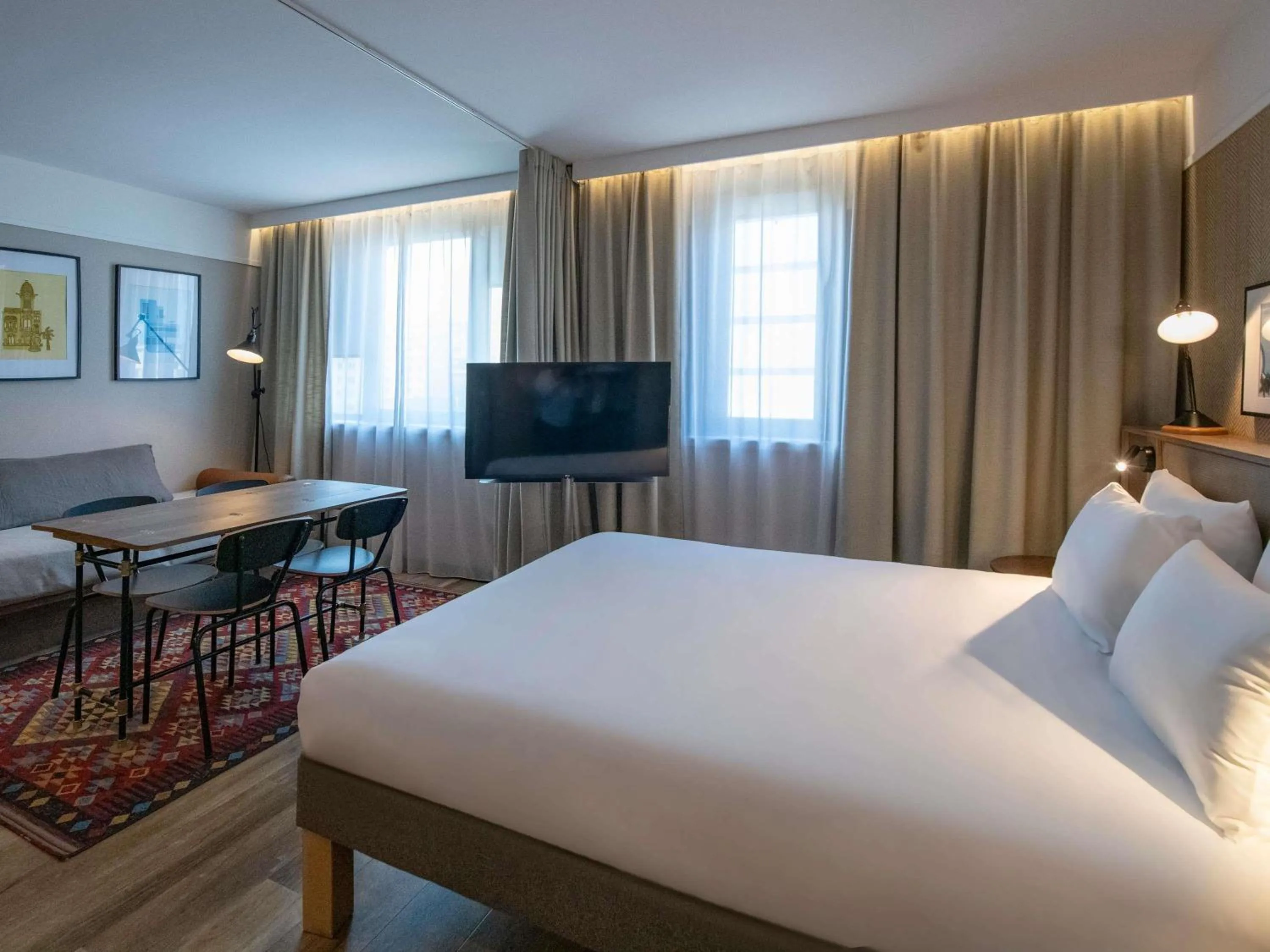 Bedroom, Bed in Novotel Suites Nice Airport