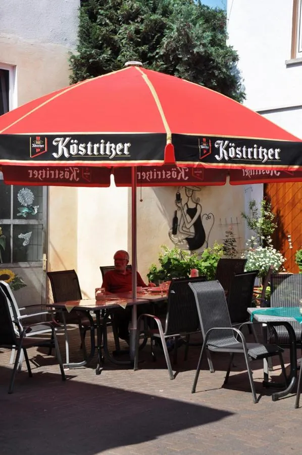 Guests in Hotel Hessischer Hof