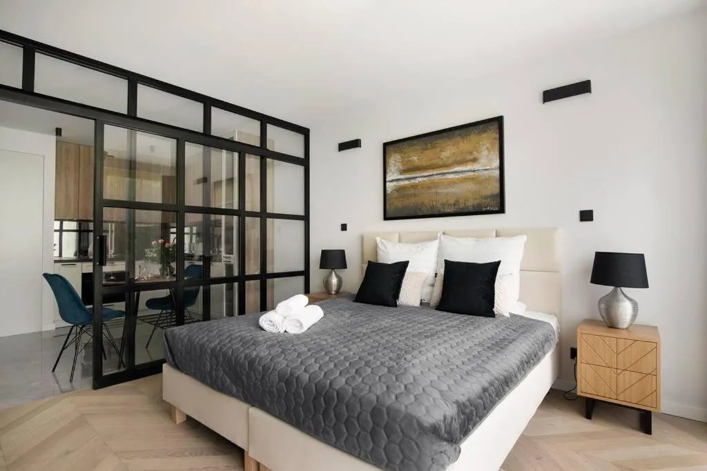 Bed in EASY RENT Apartments - GOLD 36, Basen & SPA, Centrum Free Parking 24h Check-in