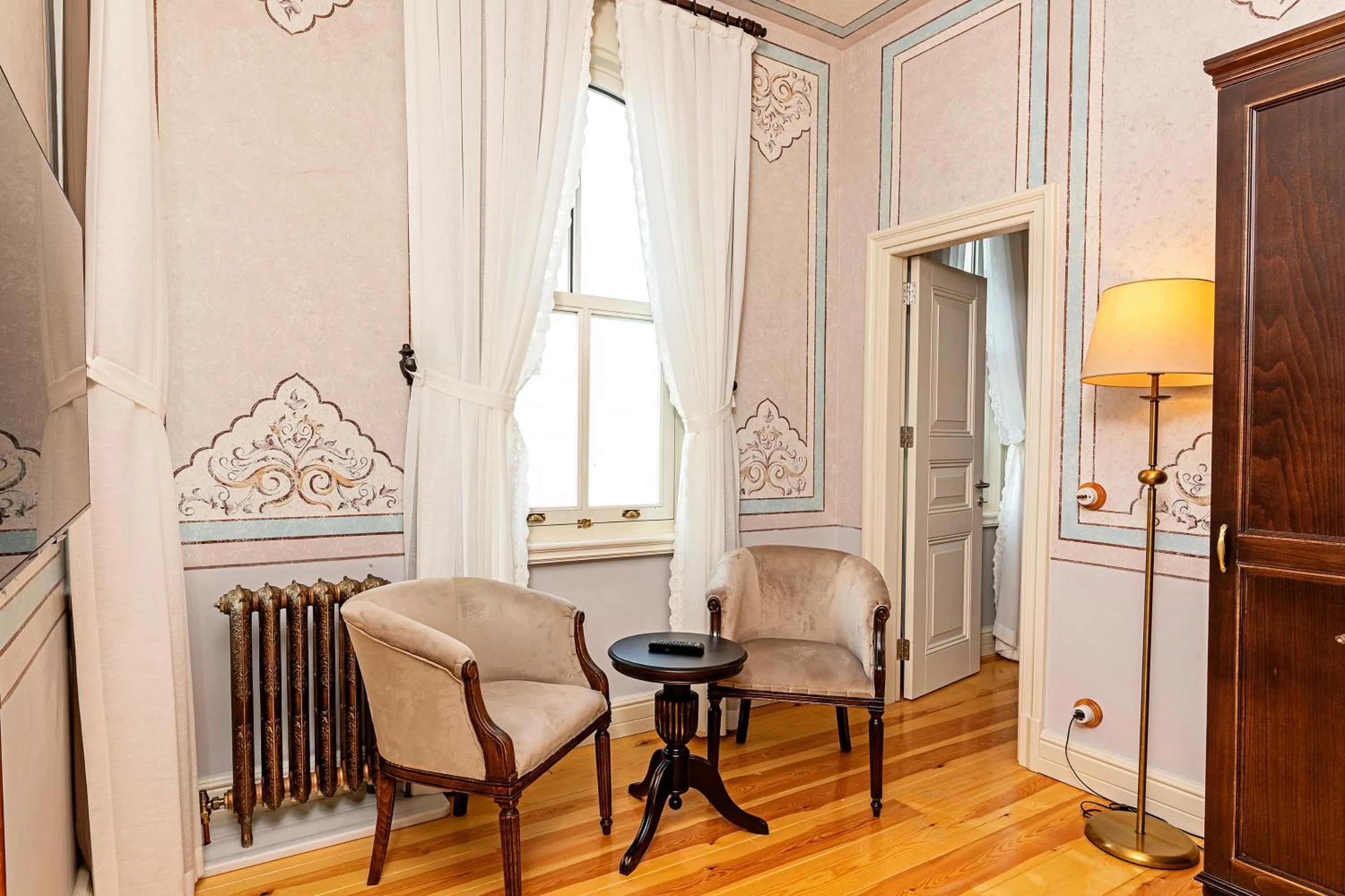 TV and multimedia in Meroddi Barnathan Hotel