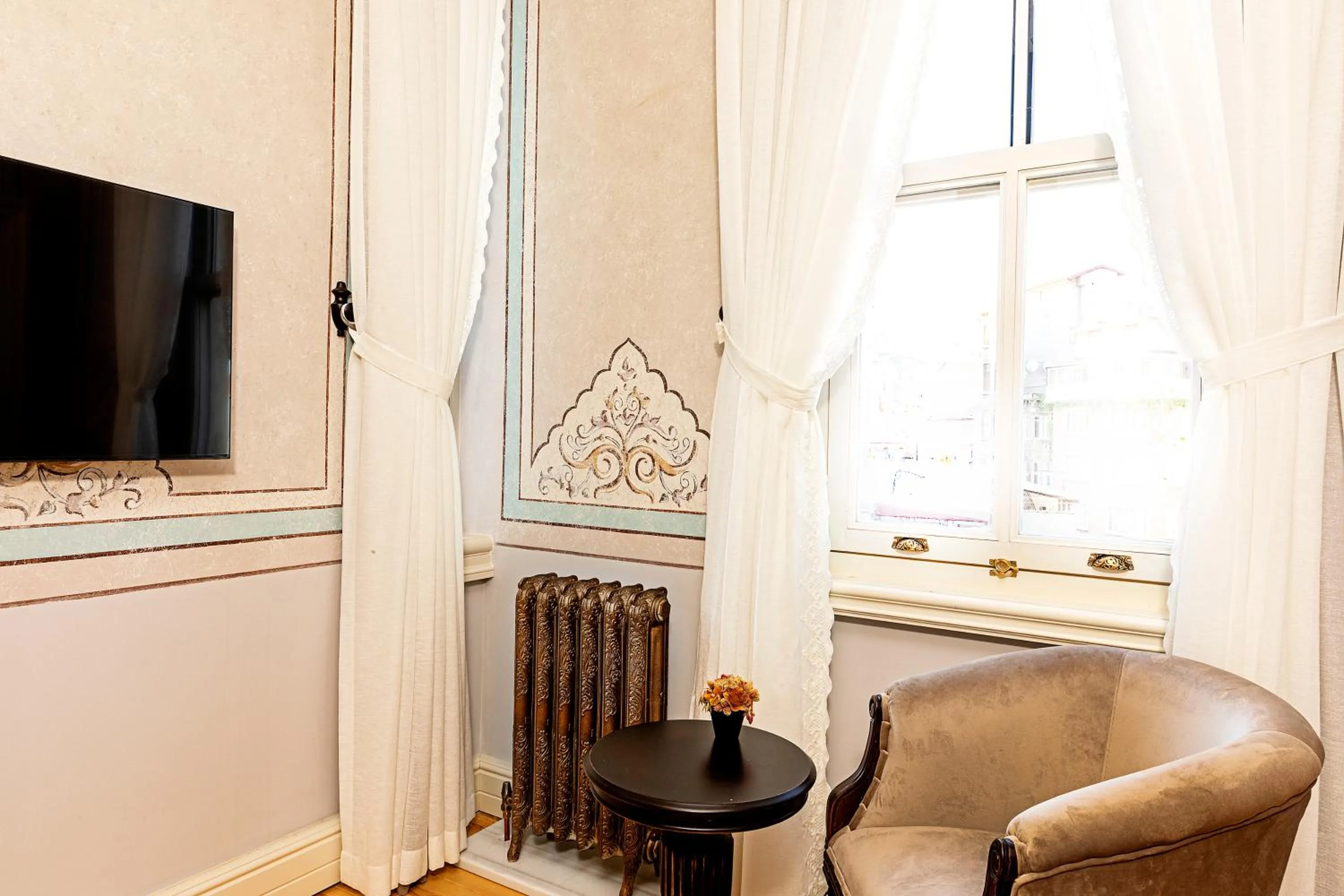 TV and multimedia in Meroddi Barnathan Hotel