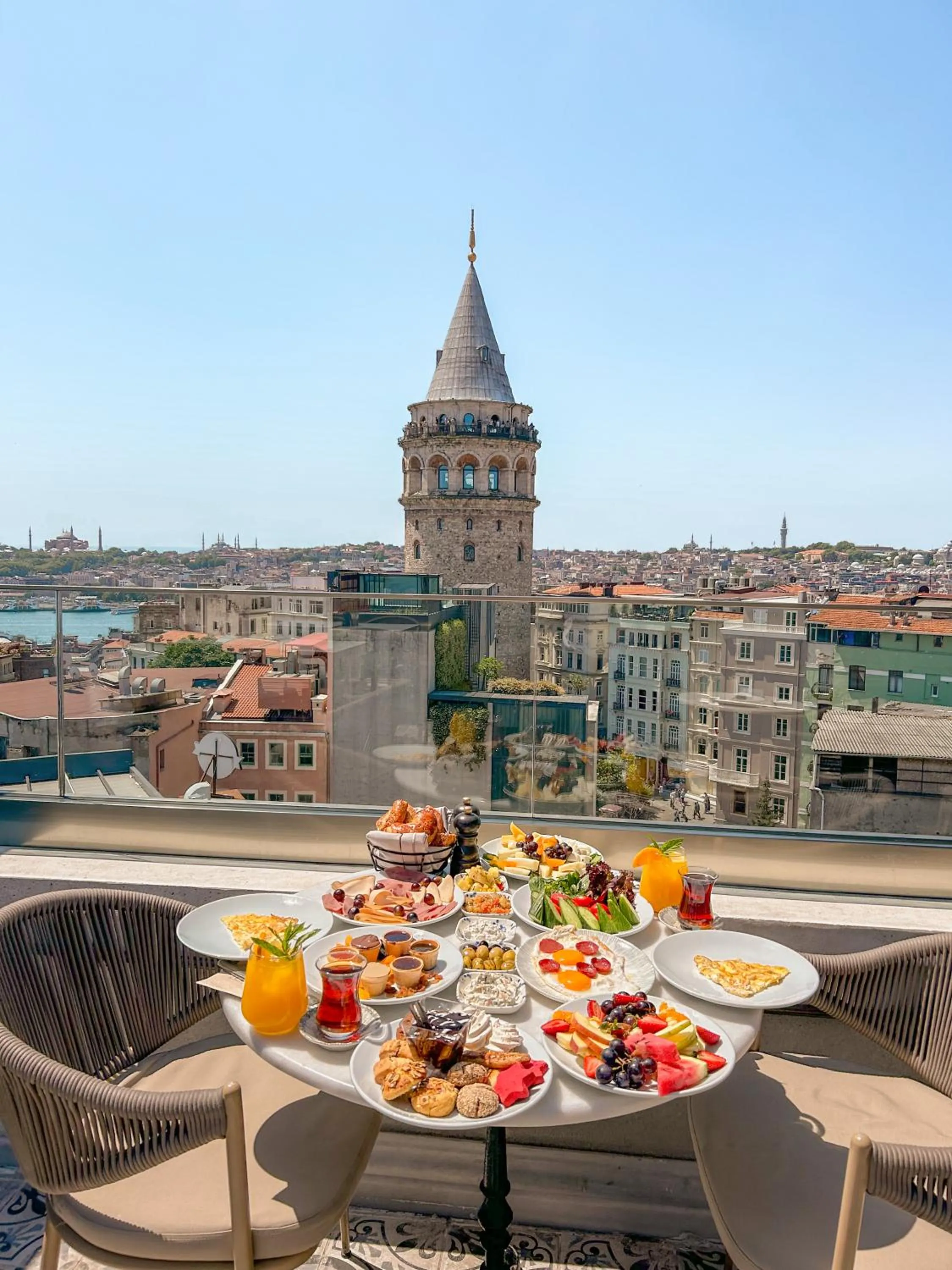 Property building in Meroddi Barnathan Hotel