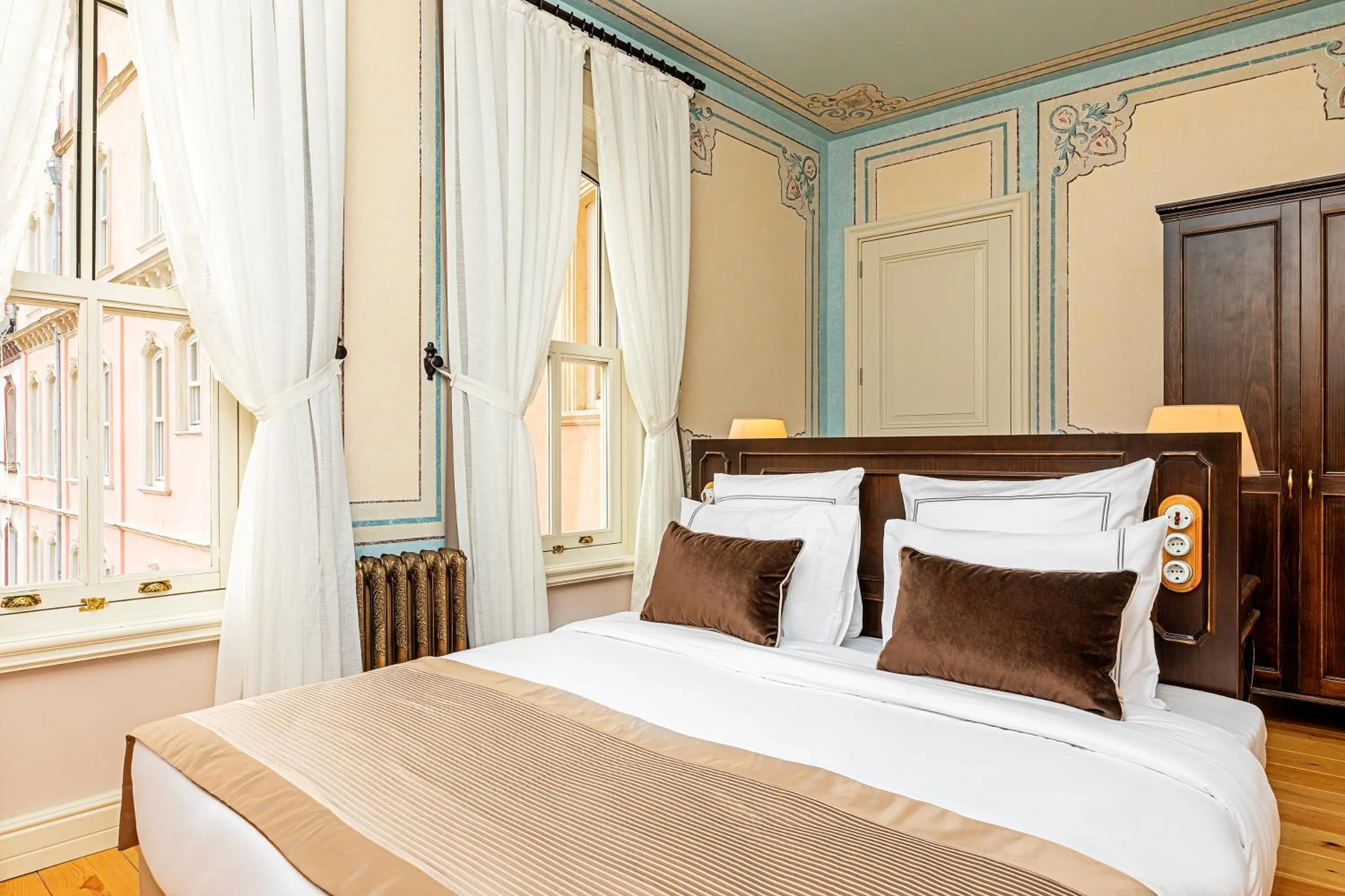 Bed in Meroddi Barnathan Hotel