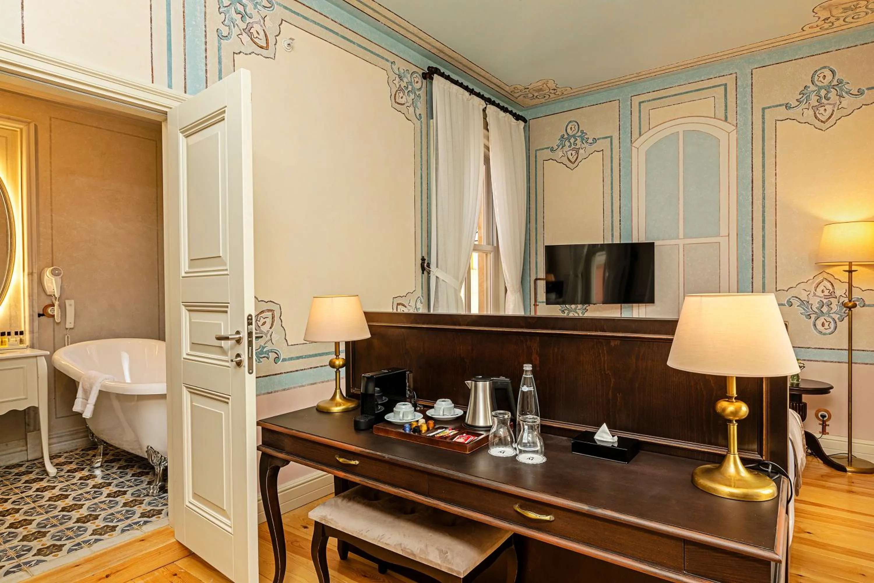 Bedroom in Meroddi Barnathan Hotel