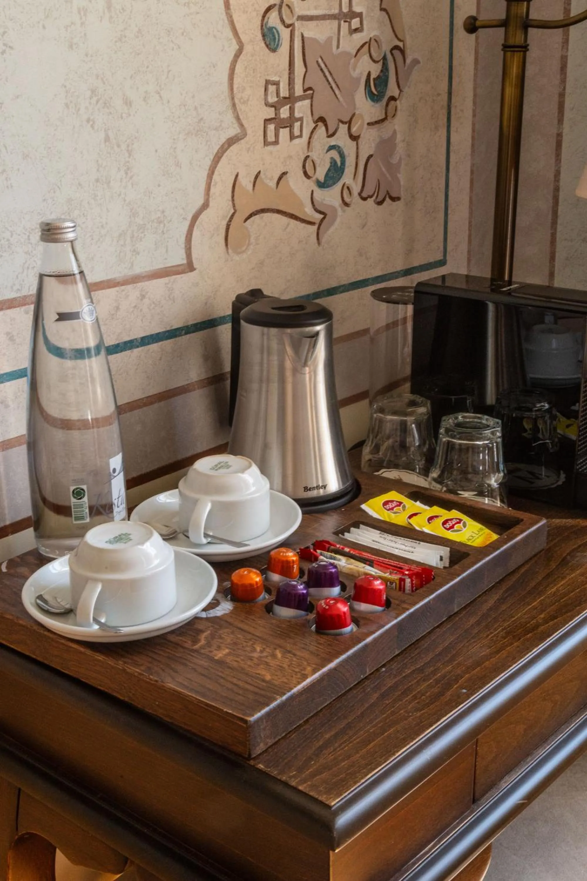 Coffee/tea facilities in Meroddi Barnathan Hotel