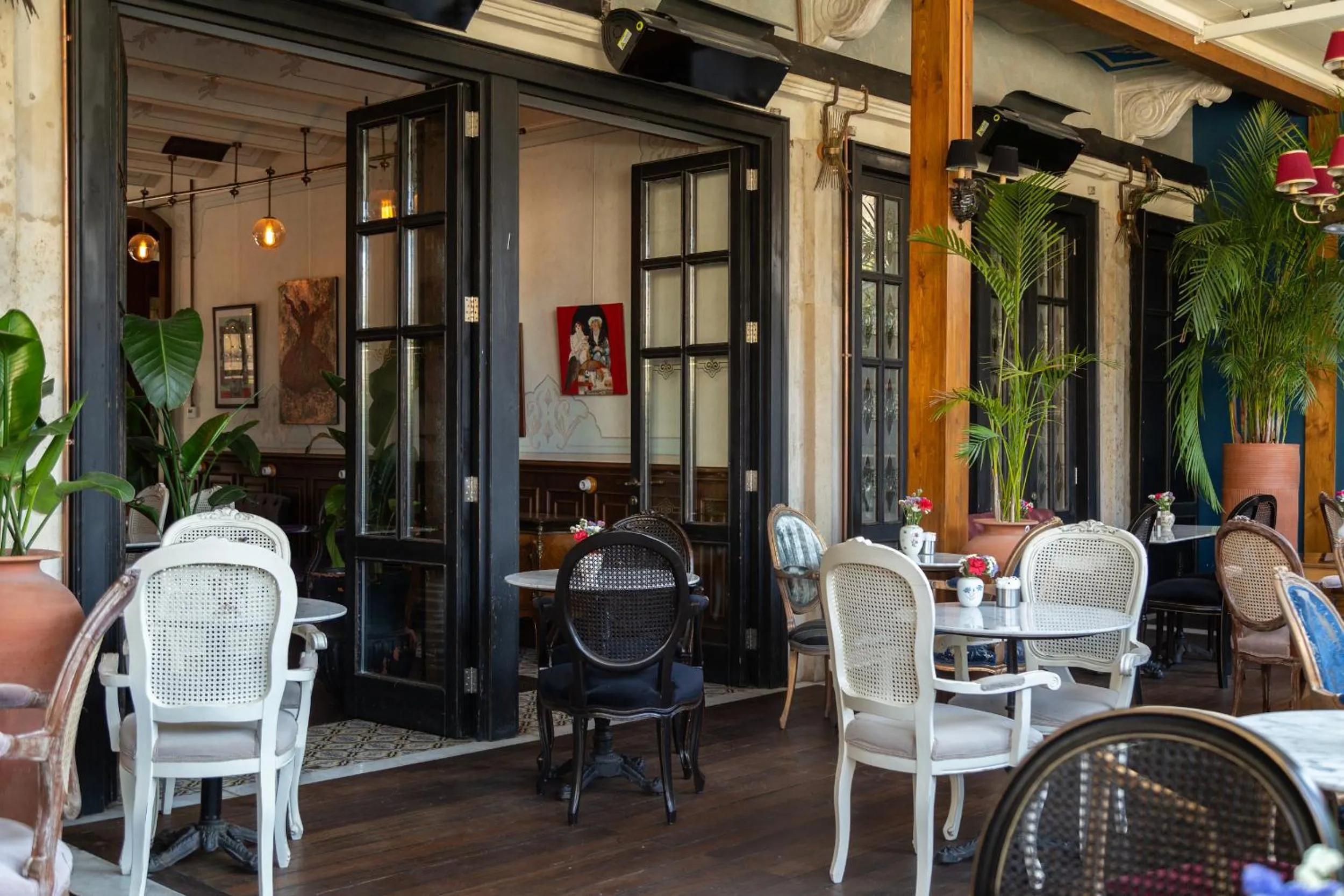 Restaurant/places to eat in Meroddi Barnathan Hotel