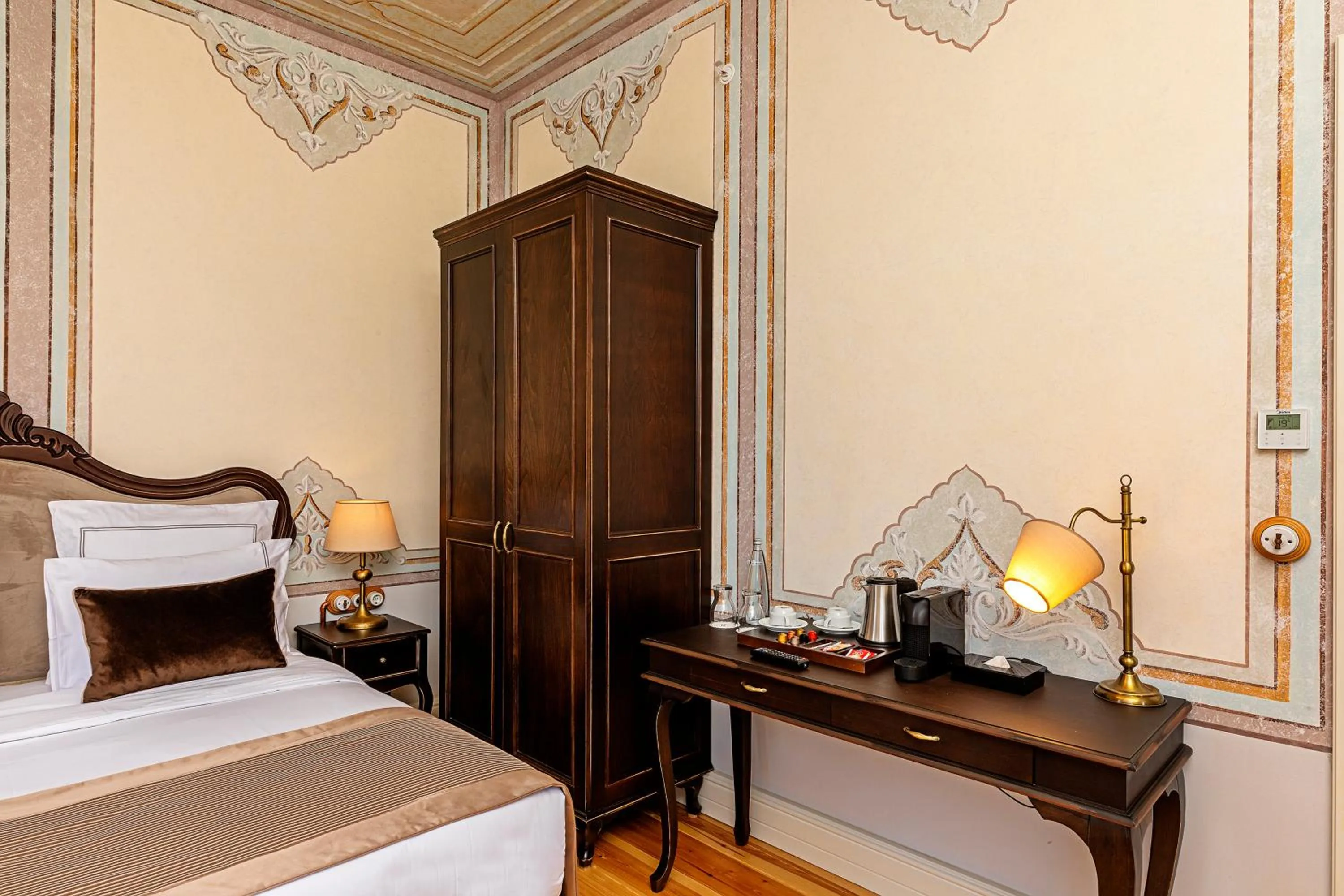 Bed in Meroddi Barnathan Hotel