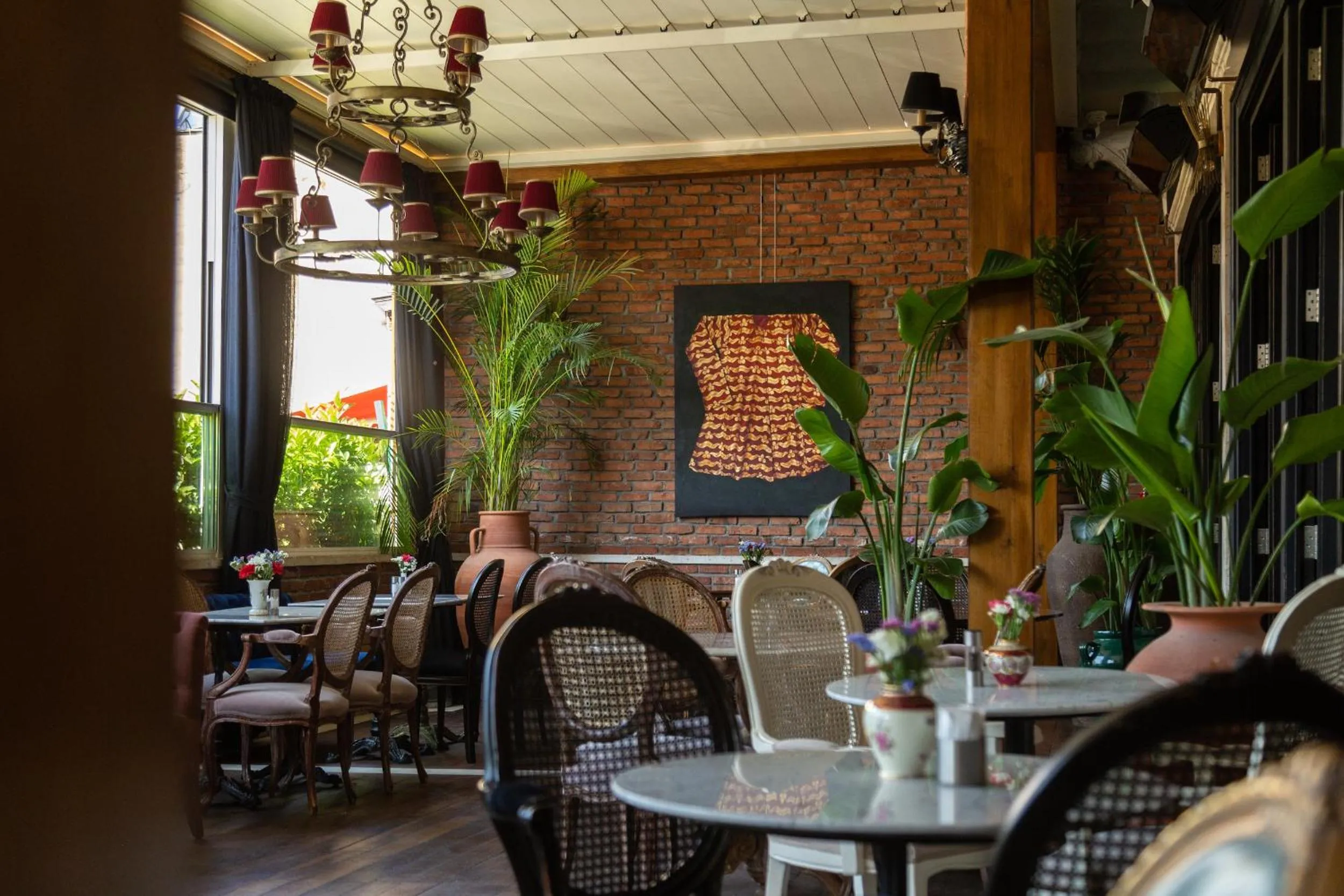 Restaurant/places to eat in Meroddi Barnathan Hotel