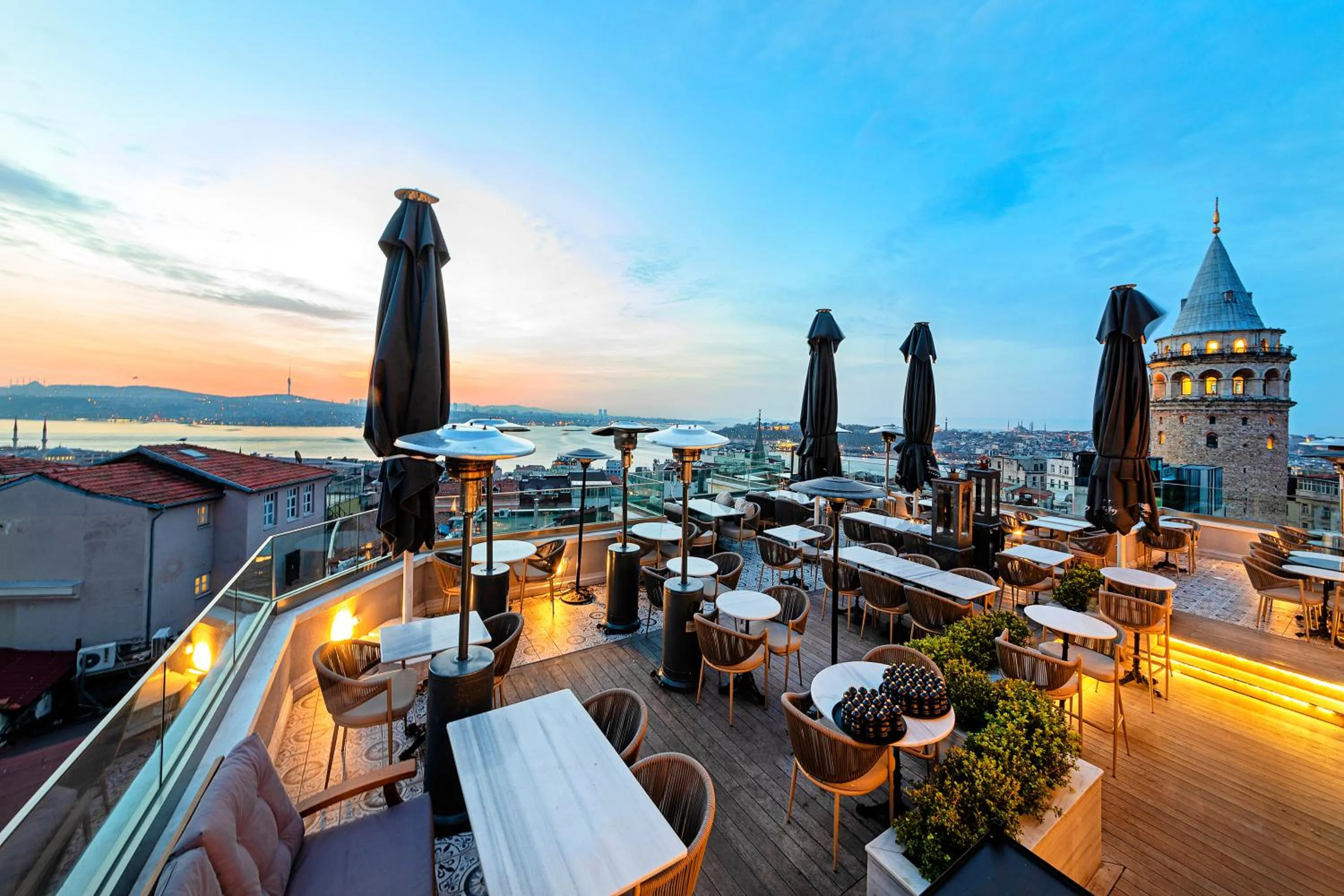 Restaurant/places to eat in Meroddi Barnathan Hotel