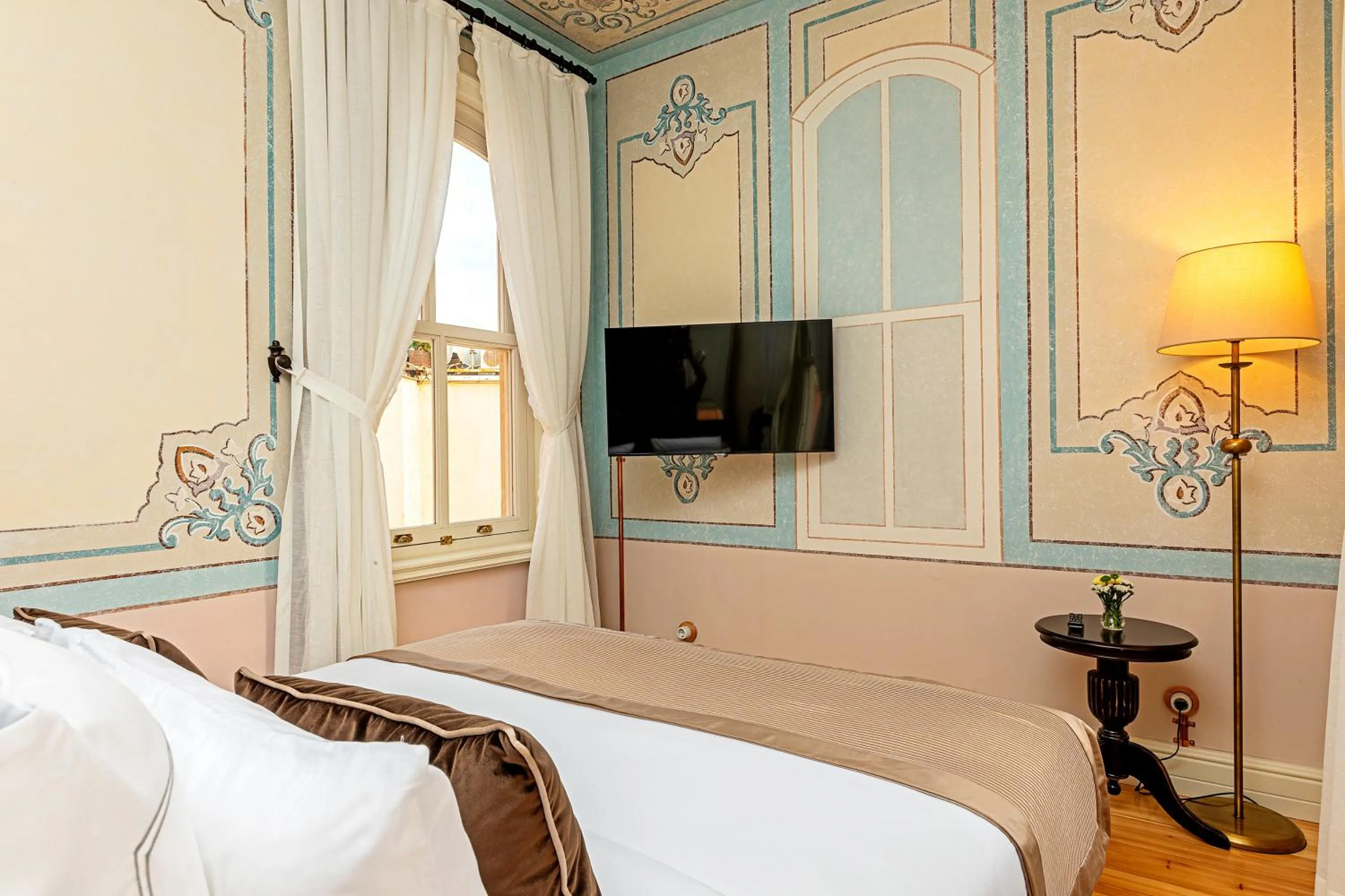 Bedroom, Bed in Meroddi Barnathan Hotel