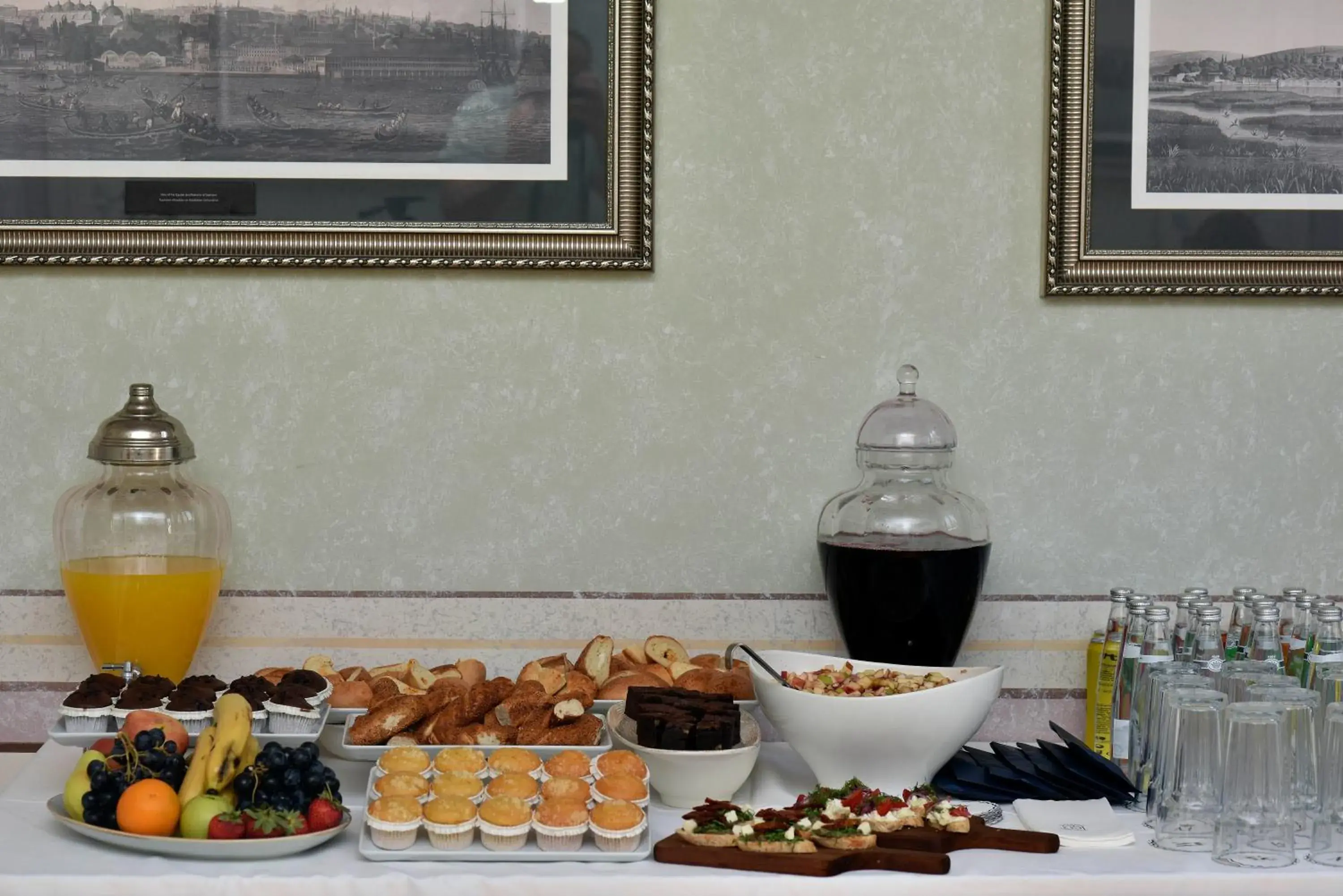 Property building in Meroddi Barnathan Hotel Property building in Meroddi Barnathan Hotel