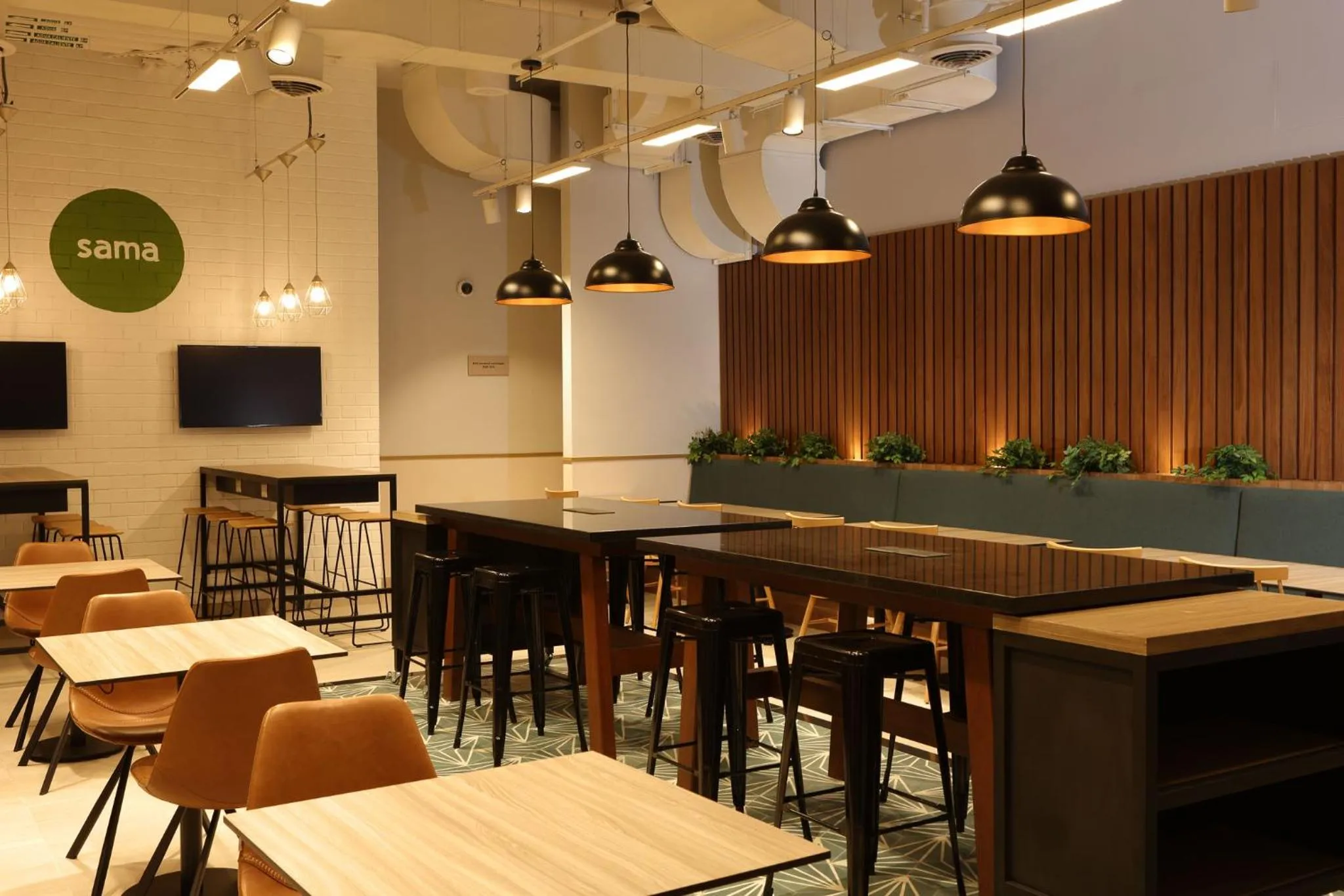 Restaurant/places to eat in Casa Andina Standard Benavides