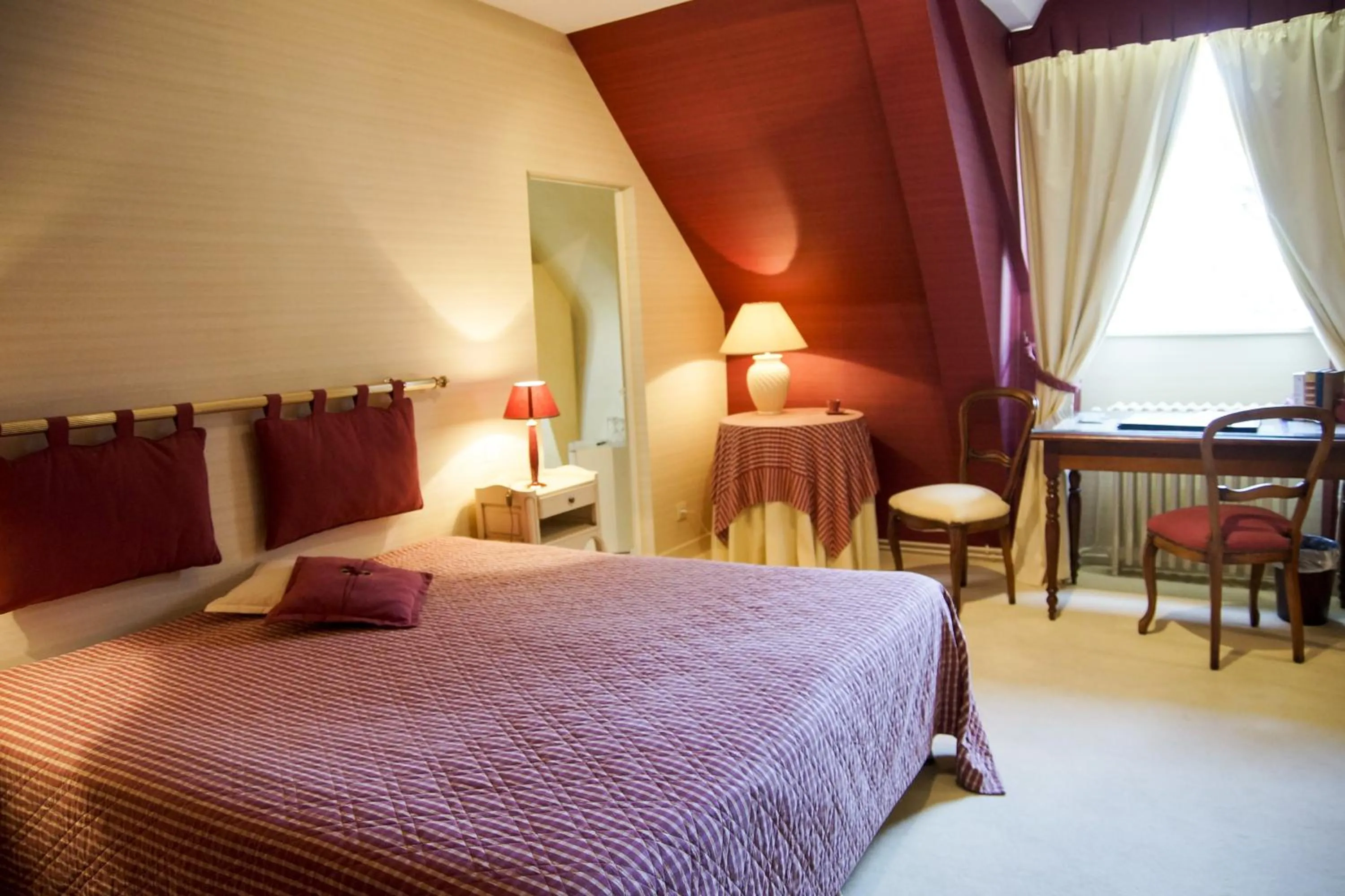 Bedroom, Bed in Malouinière Le Valmarin