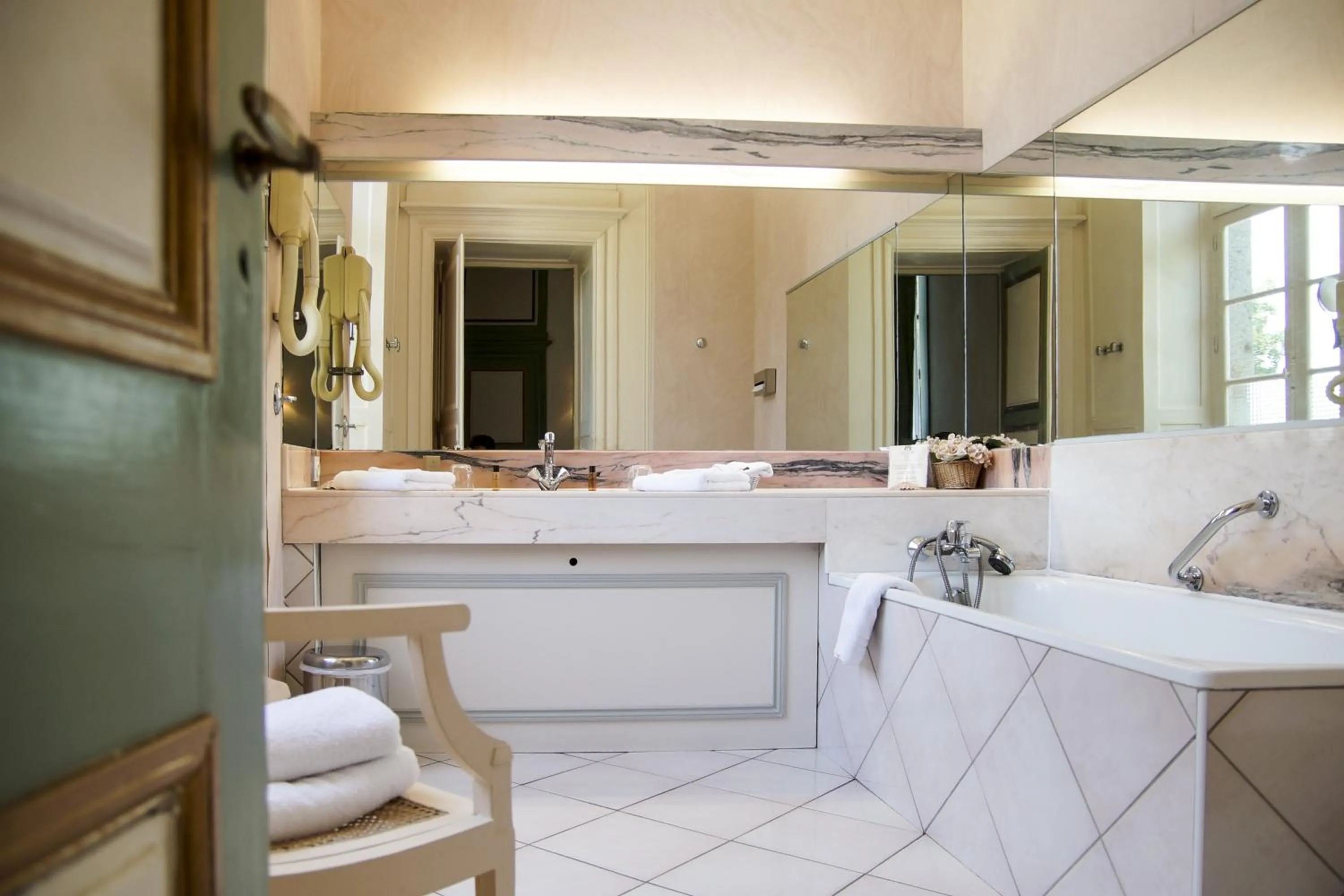 Bathroom in Malouinière Le Valmarin