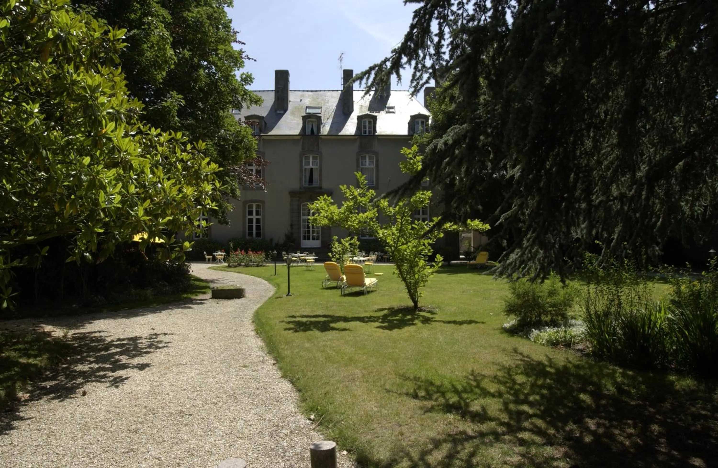 Garden in Malouinière Le Valmarin