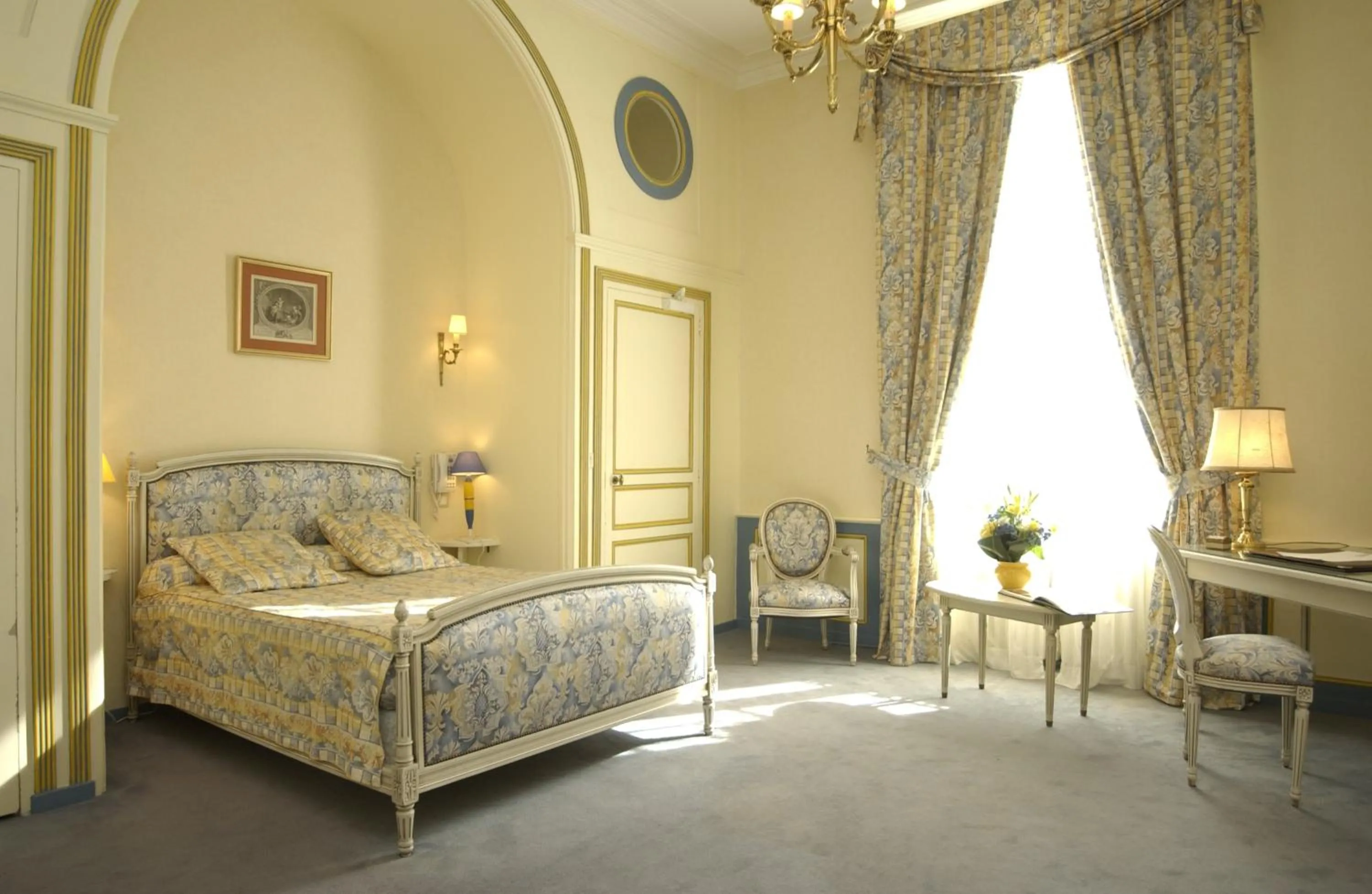 Bedroom, Bed in Malouinière Le Valmarin