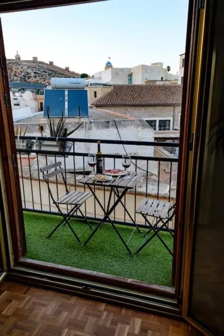 Balcony/Terrace in LifeHouse Cathedral * Free Parking* SuperiorWiFi*