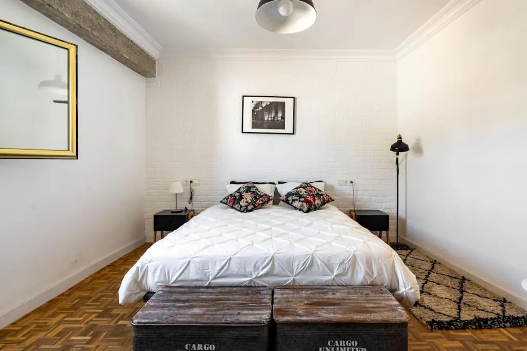 Bedroom, Bed in LifeHouse Cathedral * Free Parking* SuperiorWiFi*