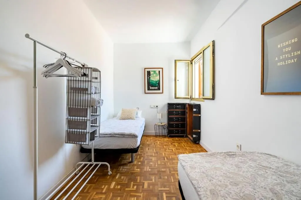 Bed in LifeHouse Cathedral * Free Parking* SuperiorWiFi*