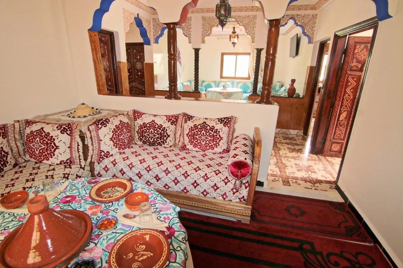 Restaurant/places to eat, Bed in Jnane Karma