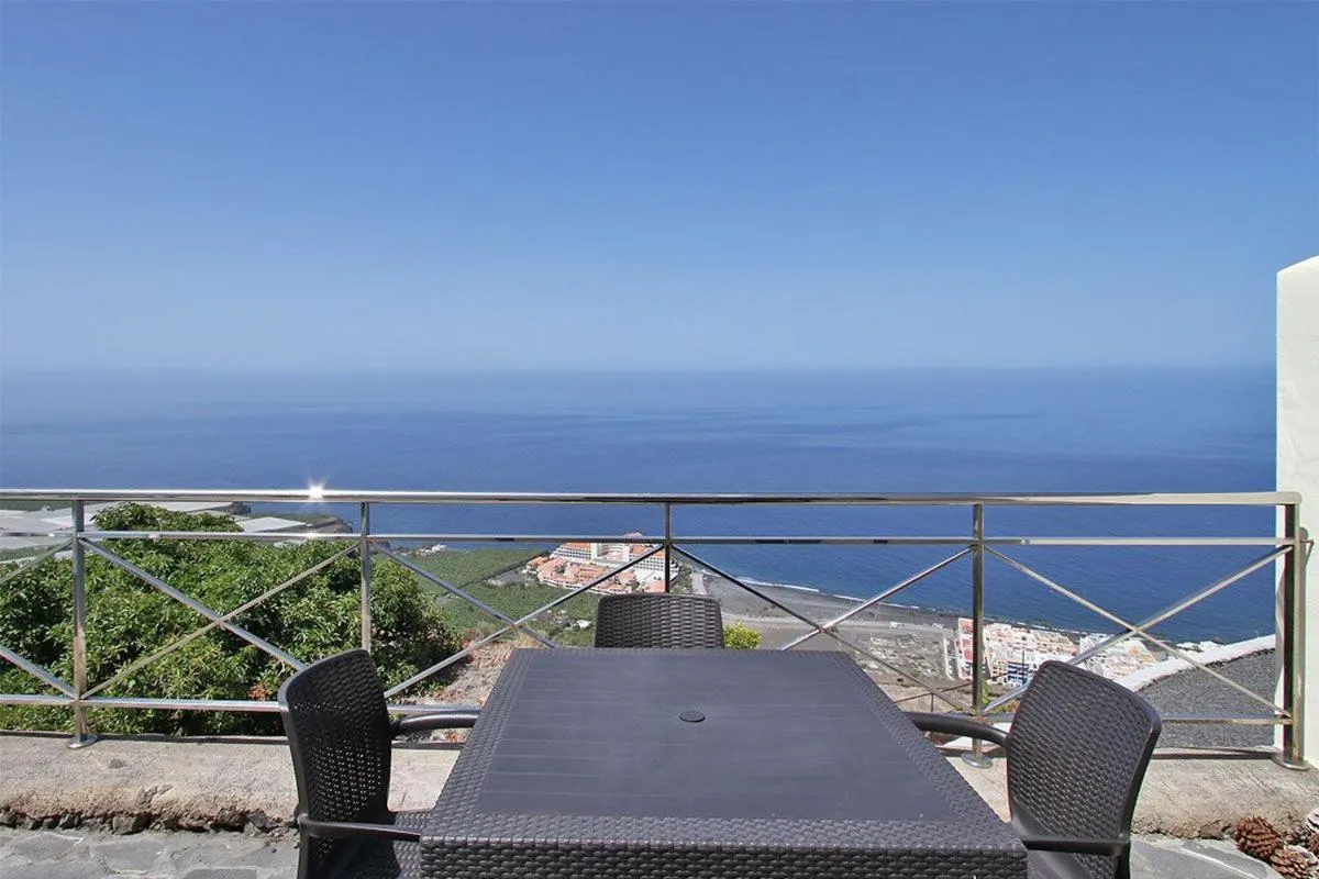 Balcony/Terrace in Bungalow Moijama el Drago