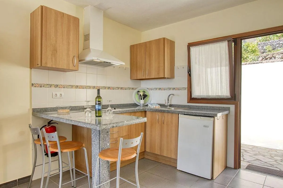 Kitchen or kitchenette in Bungalow Moijama el Drago