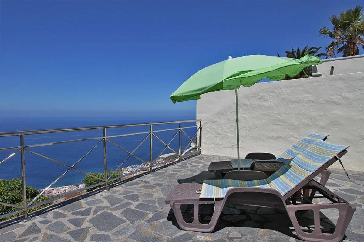 Balcony/Terrace in Bungalow Moijama el Drago