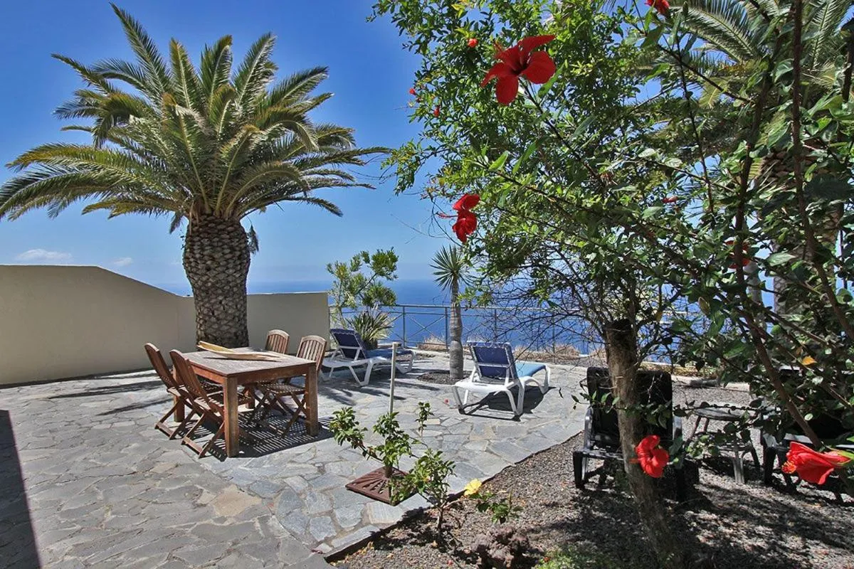 Balcony/Terrace in Bungalow Moijama el Drago