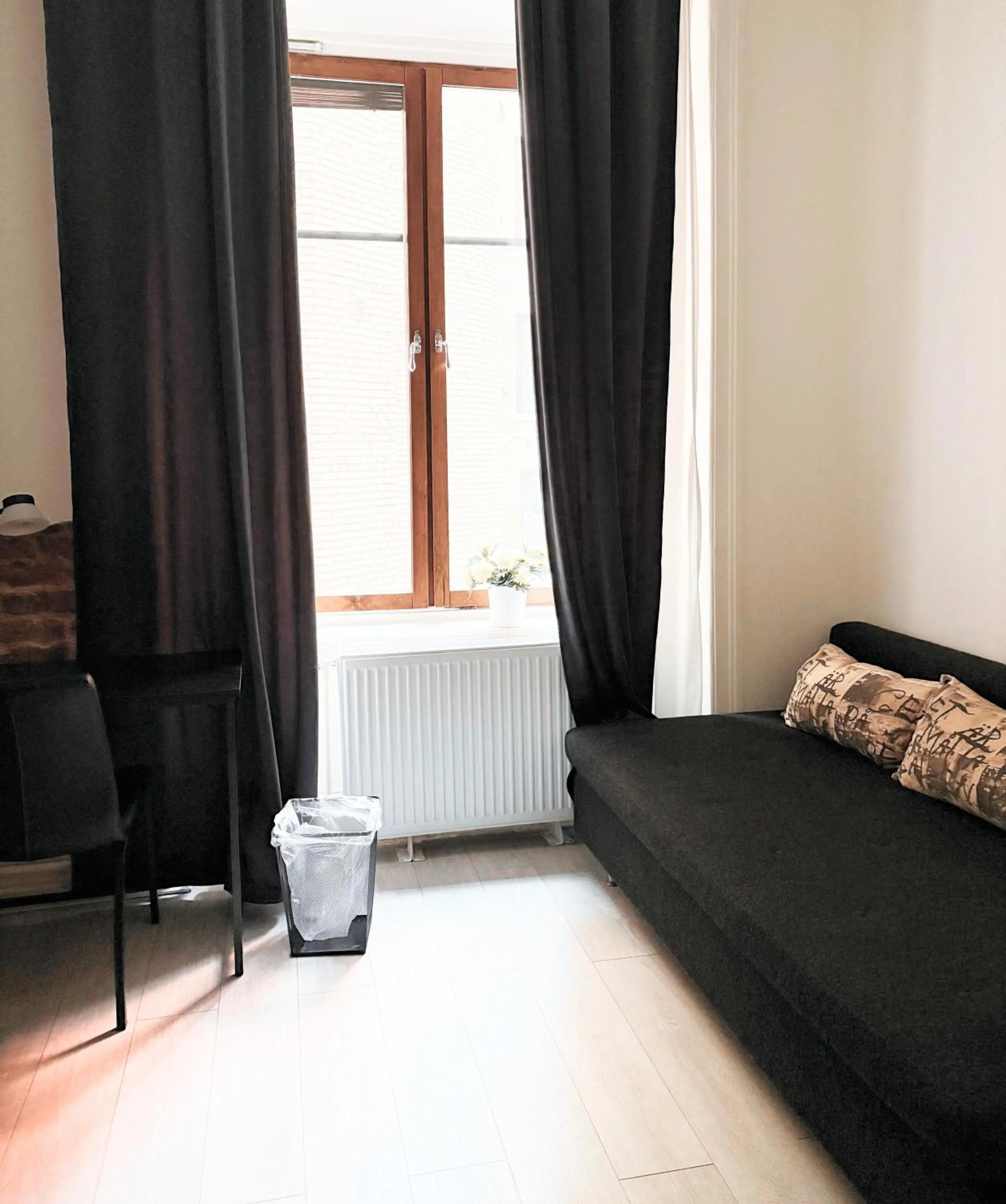 Photo of the whole room in Hotel Lemonade