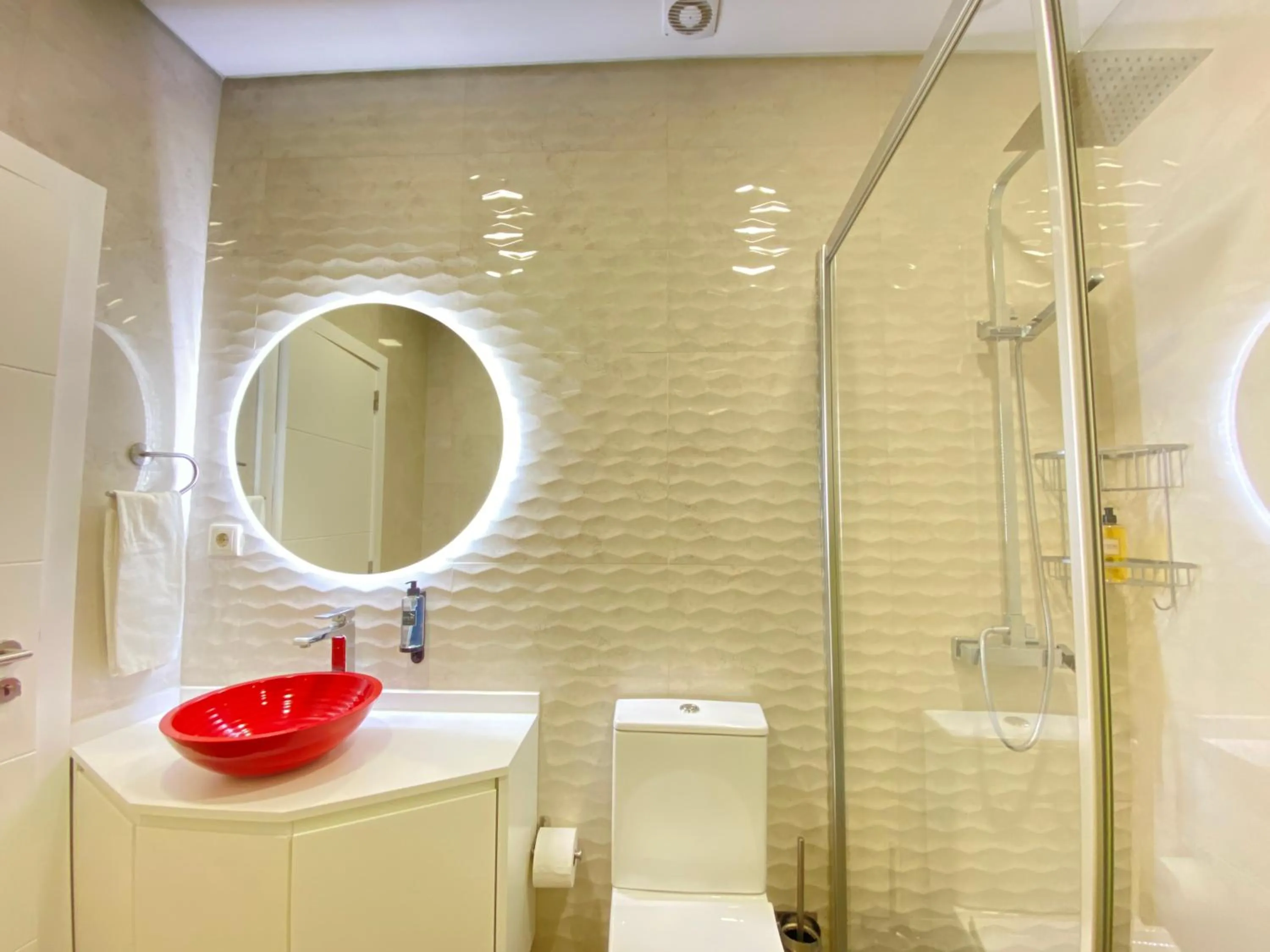 Shower in Canto Doce