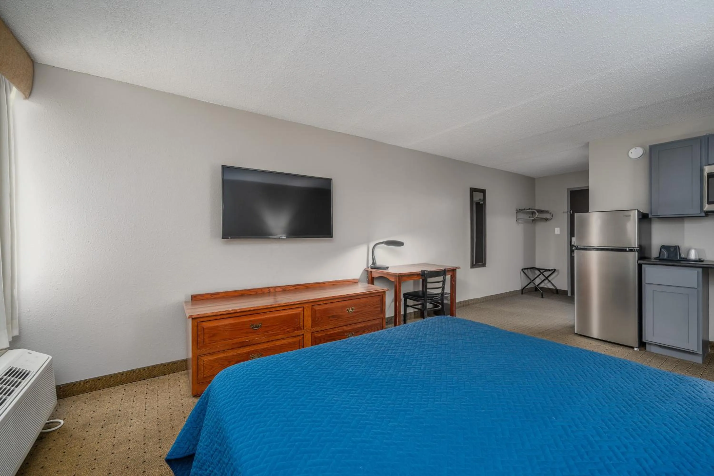 Photo of the whole room in The Dakota