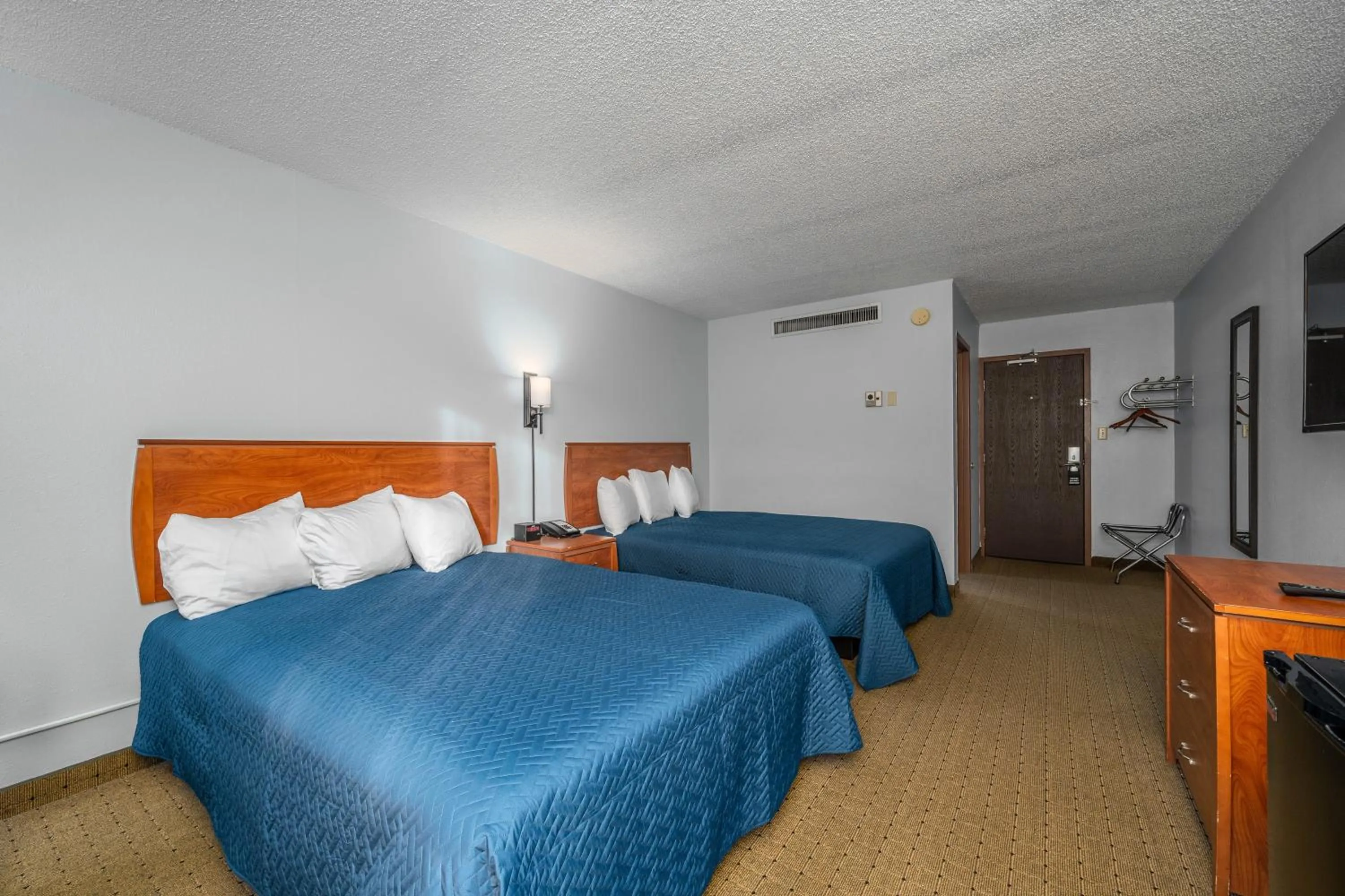 Photo of the whole room in The Dakota