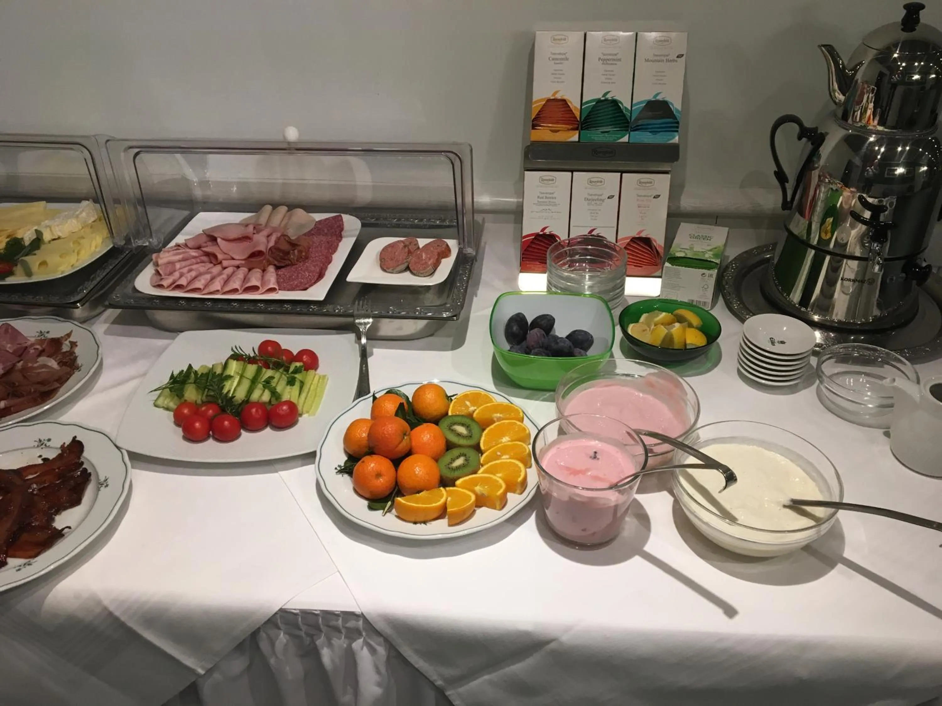 Breakfast in Gartenhotel Salzach