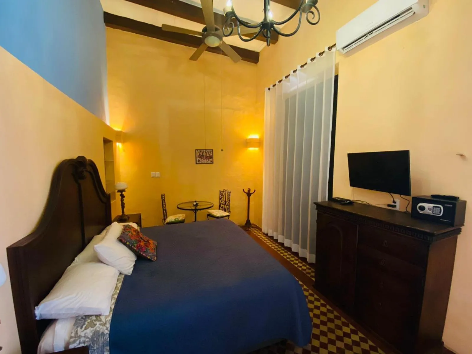 Bed in Catrina & Diego