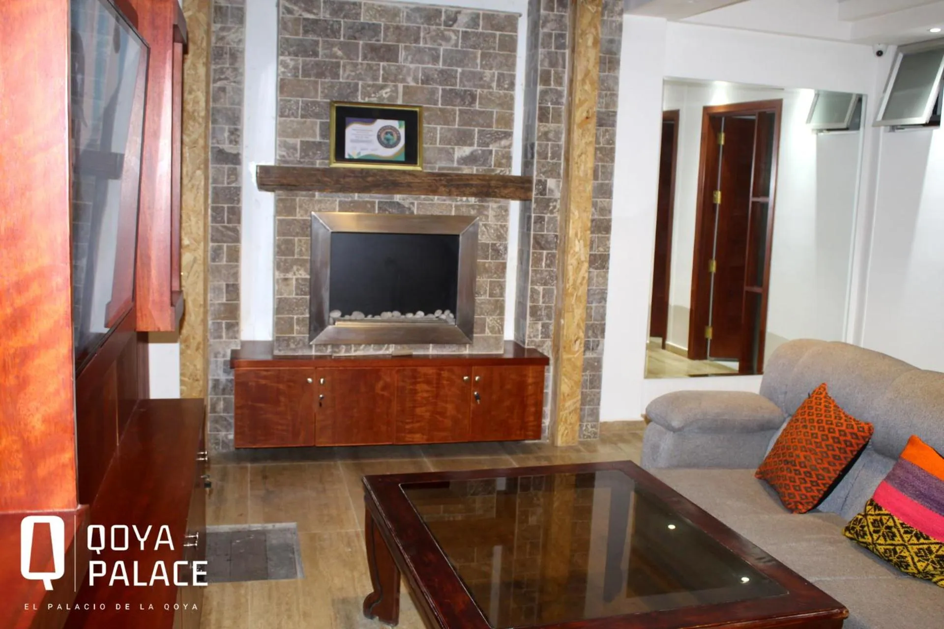 flat iron in Hotel Qoya Palace - Machupicchu