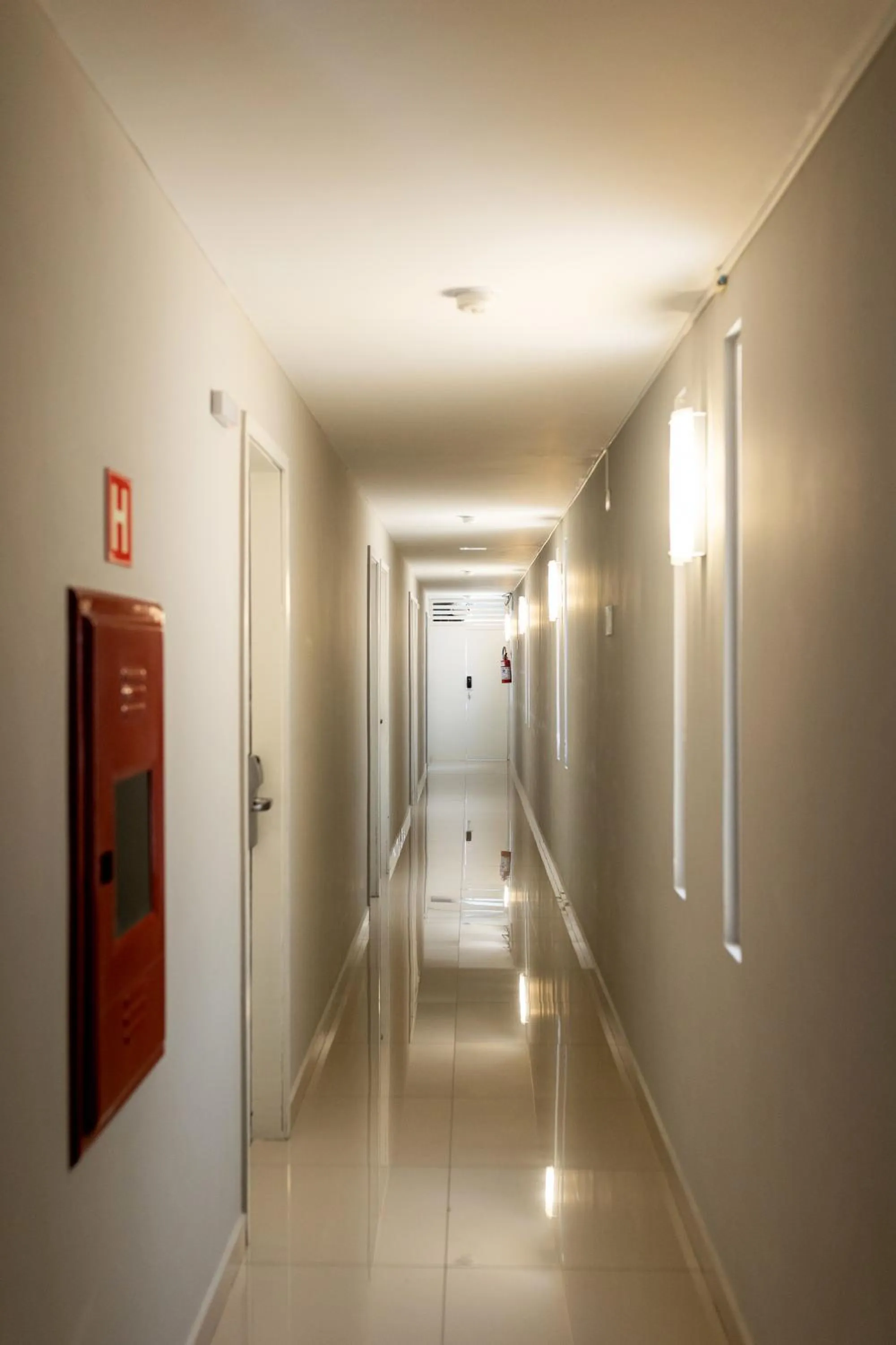 Esquina Batel - Hotel Econômico