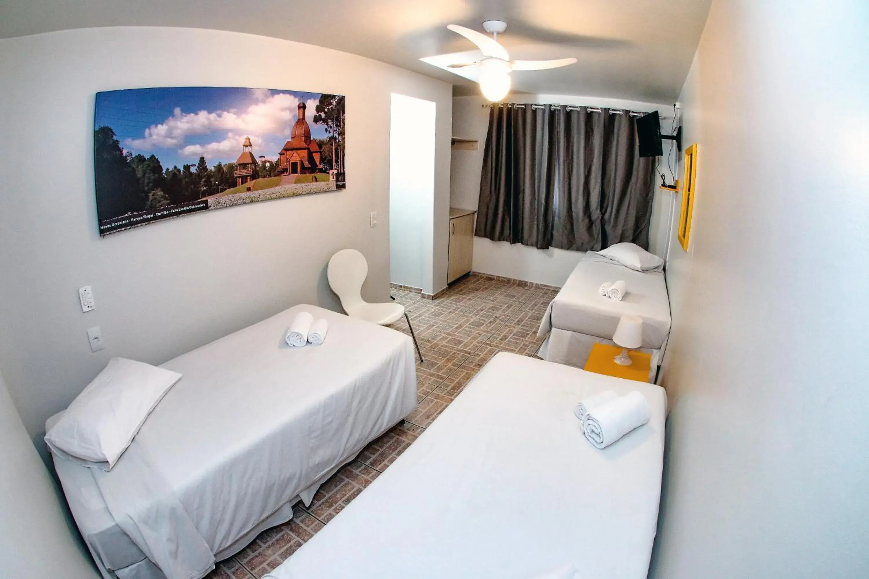 Budget Triple Room in Esquina Batel - Hotel Econômico Budget Triple Room in Esquina Batel - Hotel Econômico