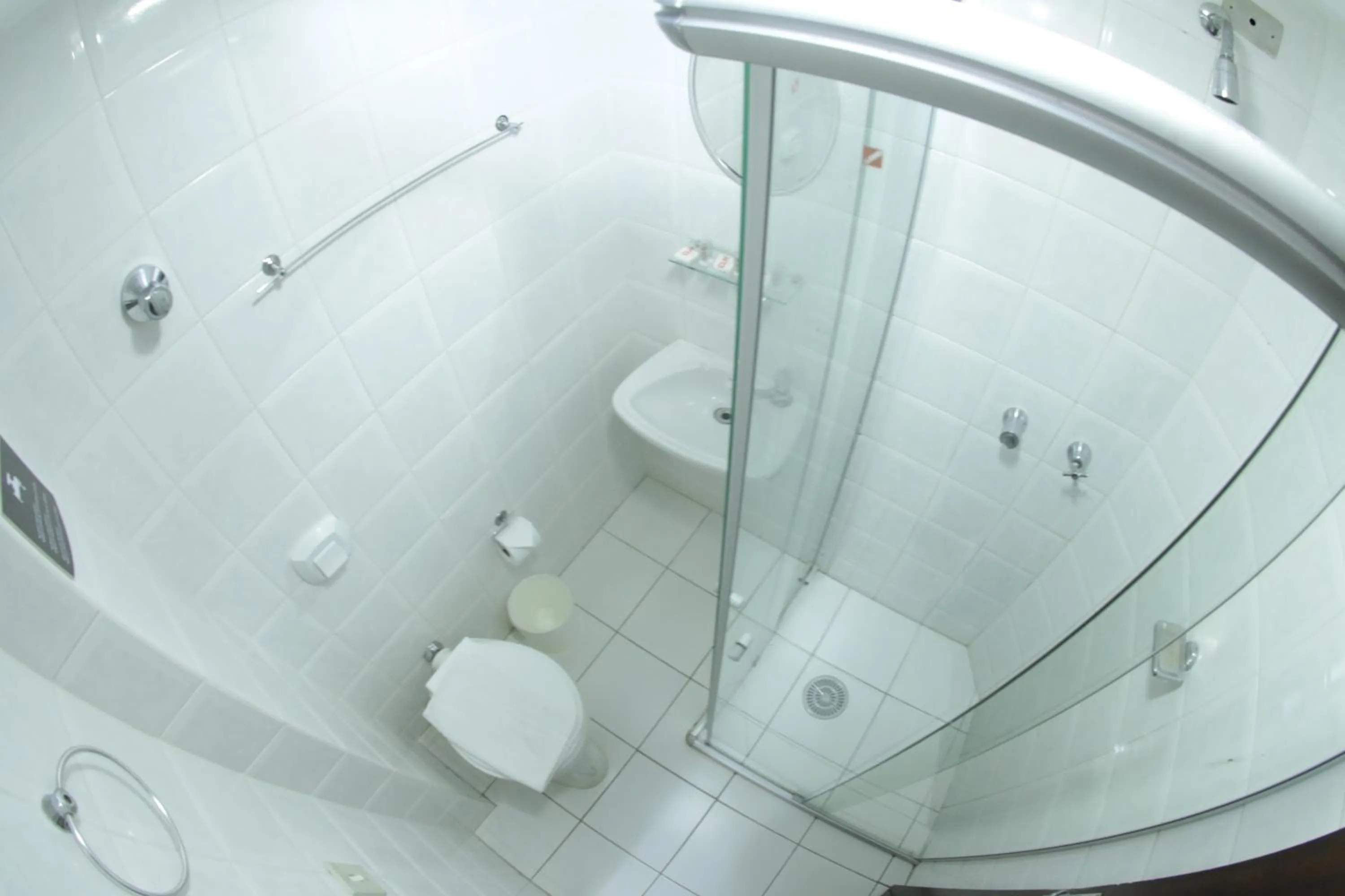 Bathroom in Esquina Batel - Hotel Econômico