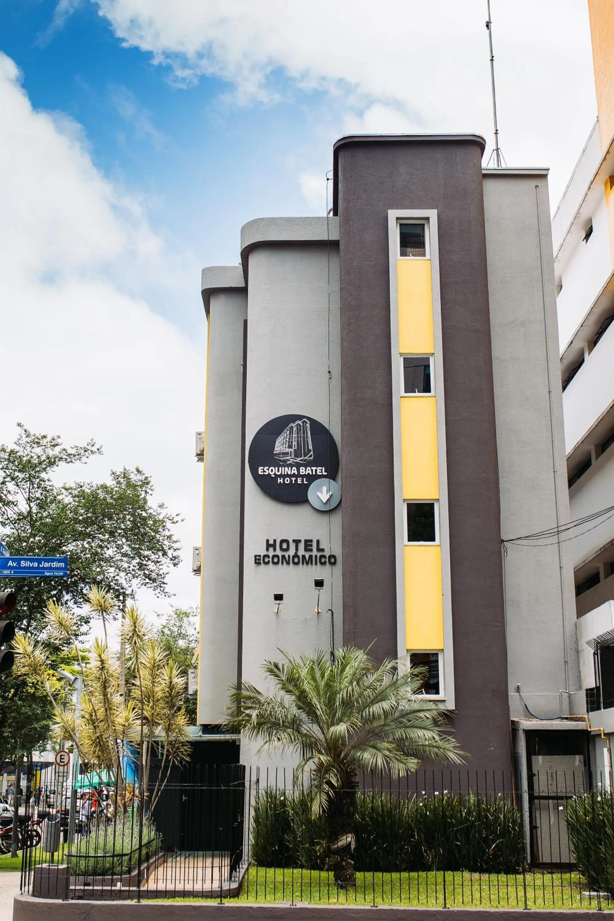 Esquina Batel - Hotel Econômico