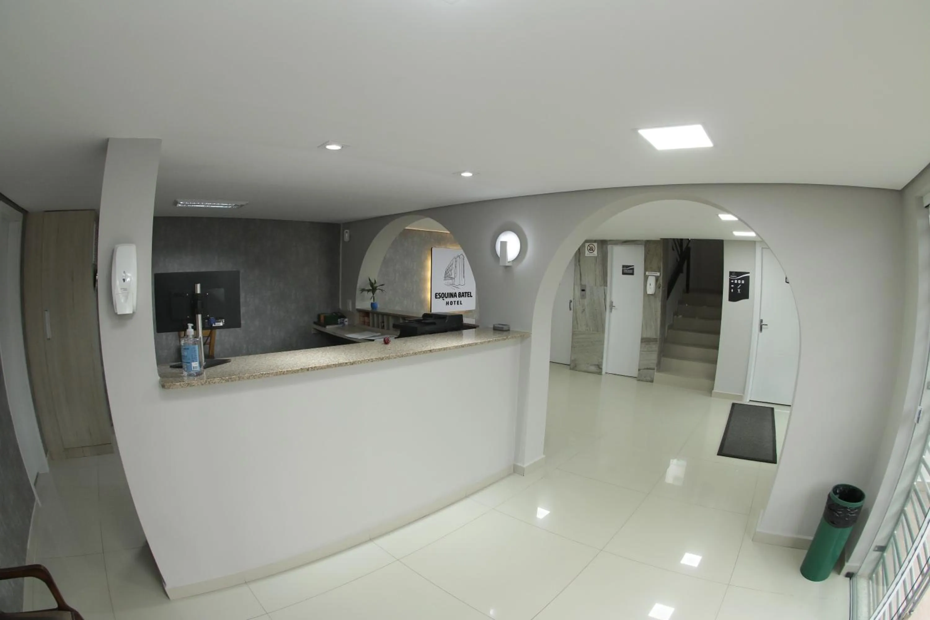 Lobby or reception in Esquina Batel - Hotel Econômico