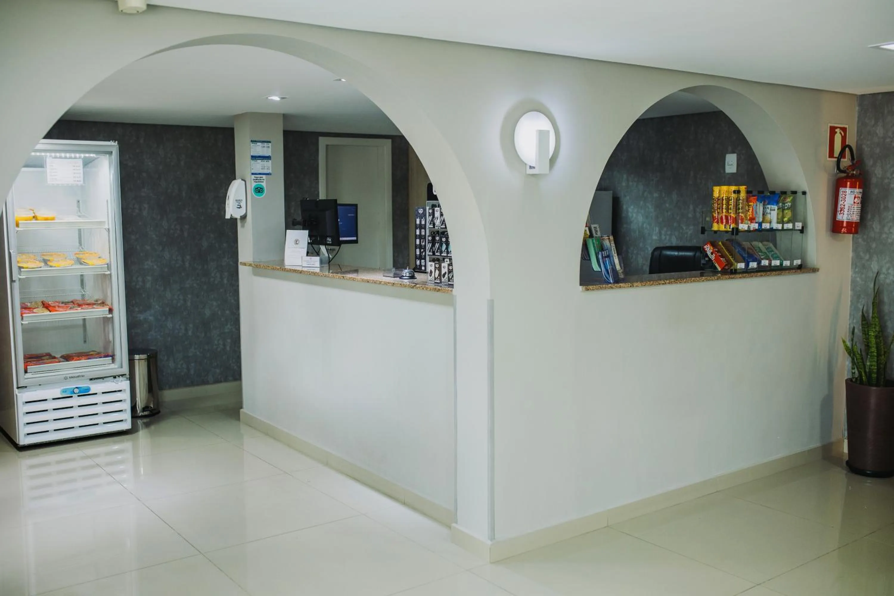 Esquina Batel - Hotel Econômico