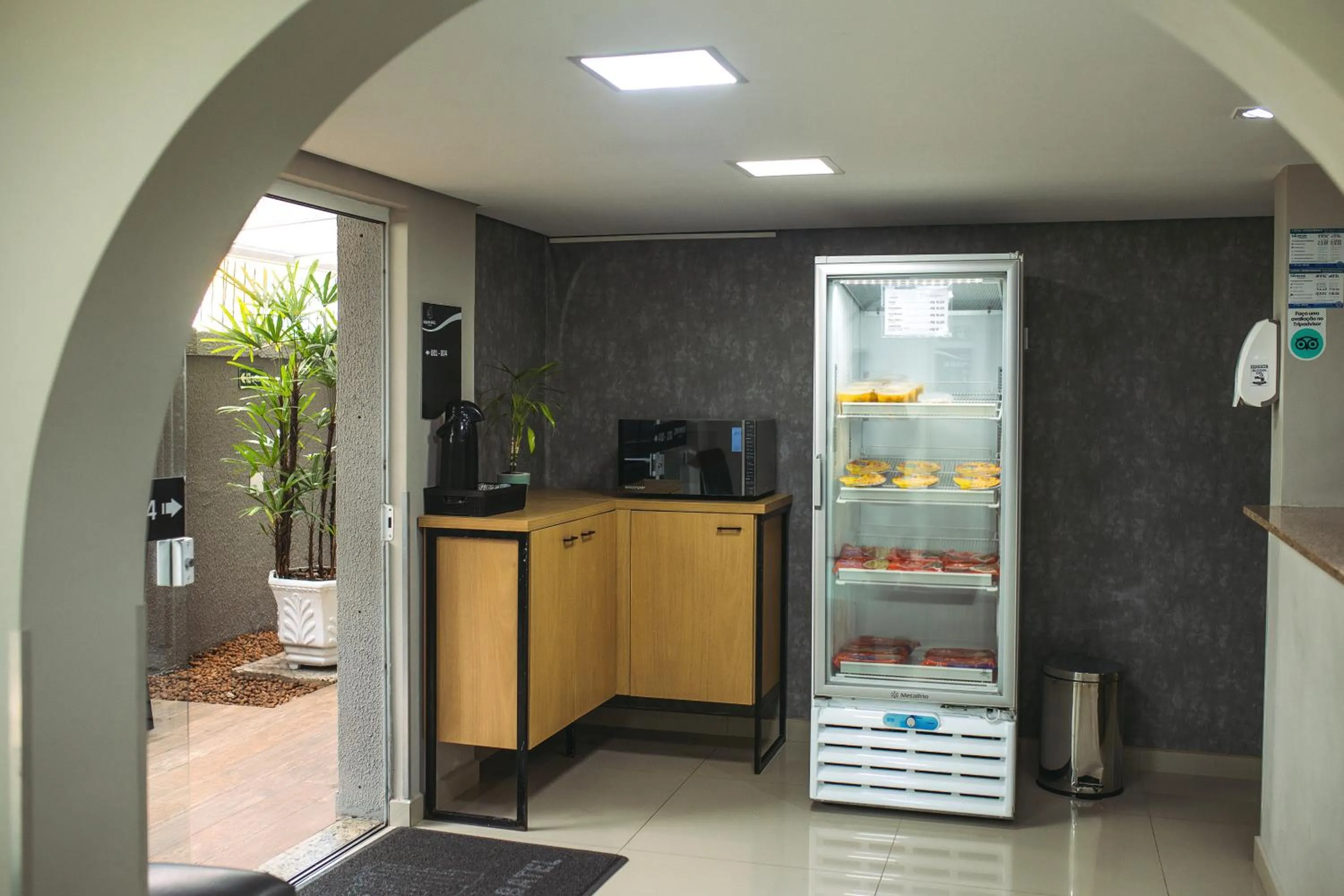 Esquina Batel - Hotel Econômico